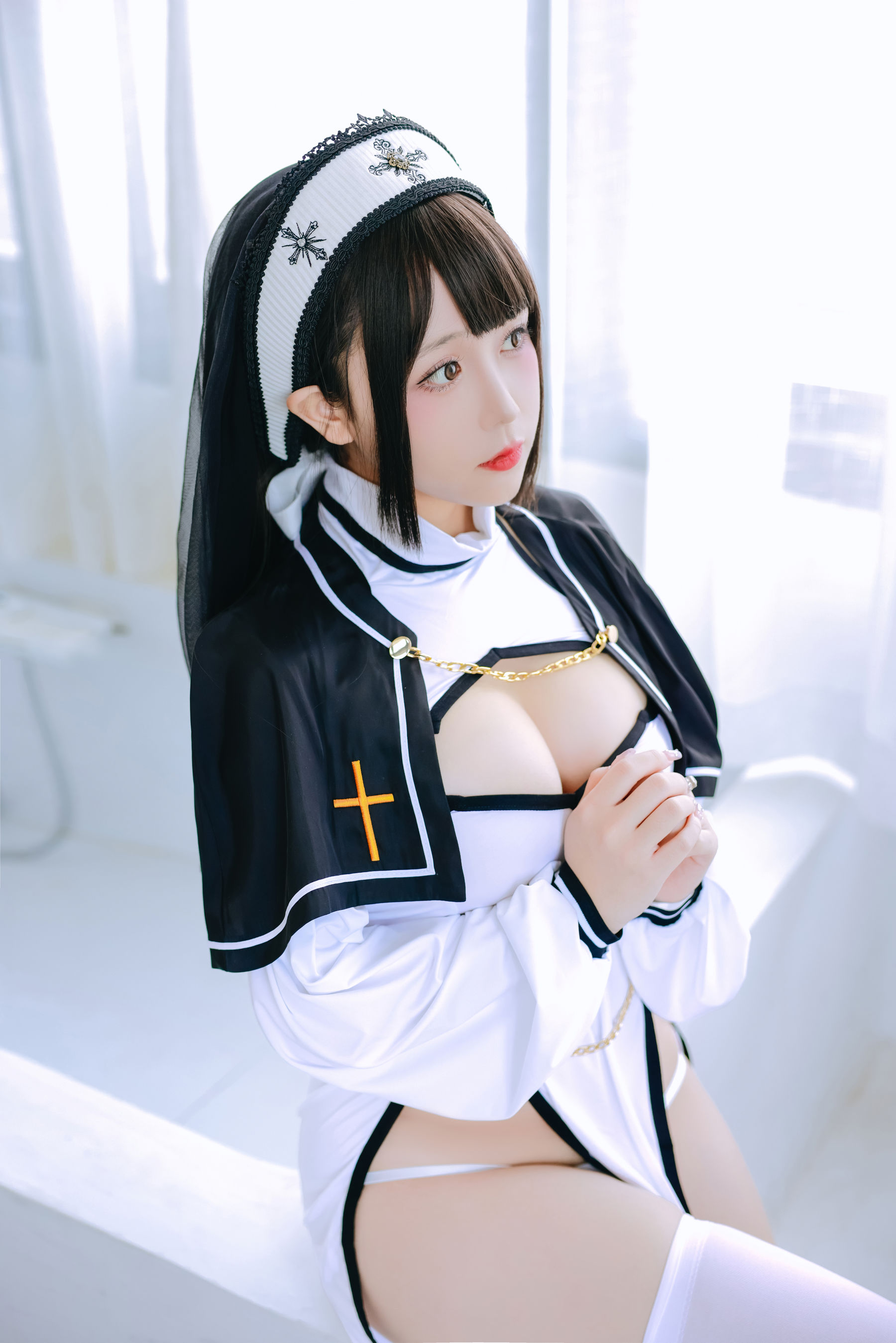 Cosplay 日奈娇 - 圣洁修女/(110P)