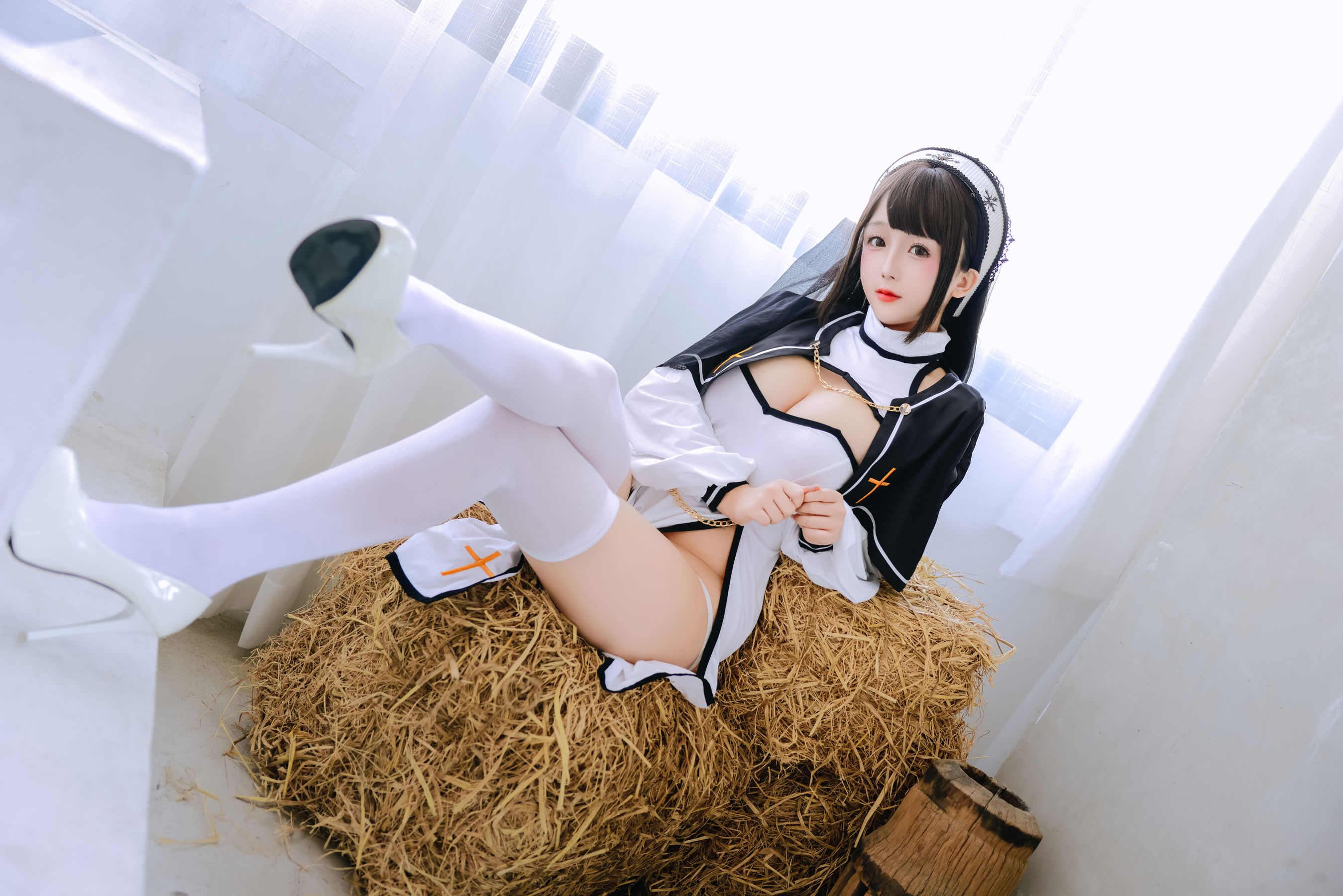 Cosplay 日奈娇 - 圣洁修女/(110P)