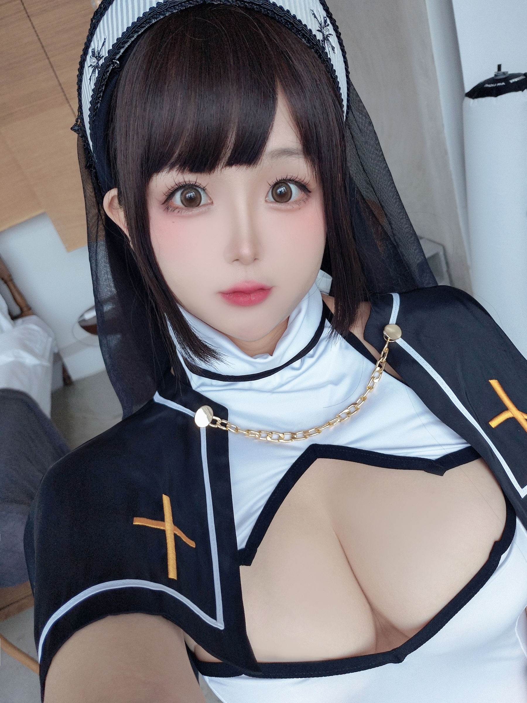 Cosplay 日奈娇 - 圣洁修女/(110P)