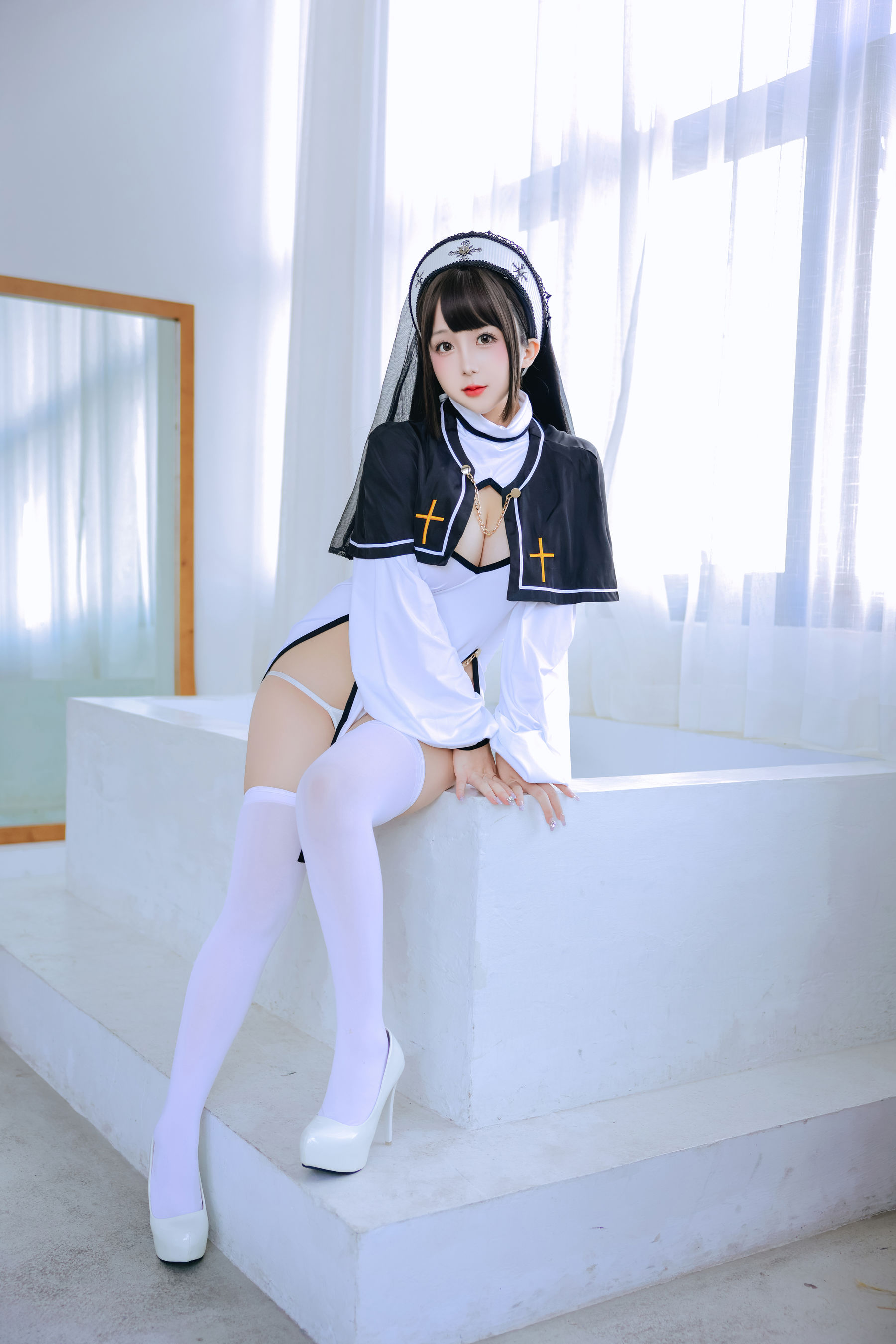 Cosplay 日奈娇 - 圣洁修女/(110P)