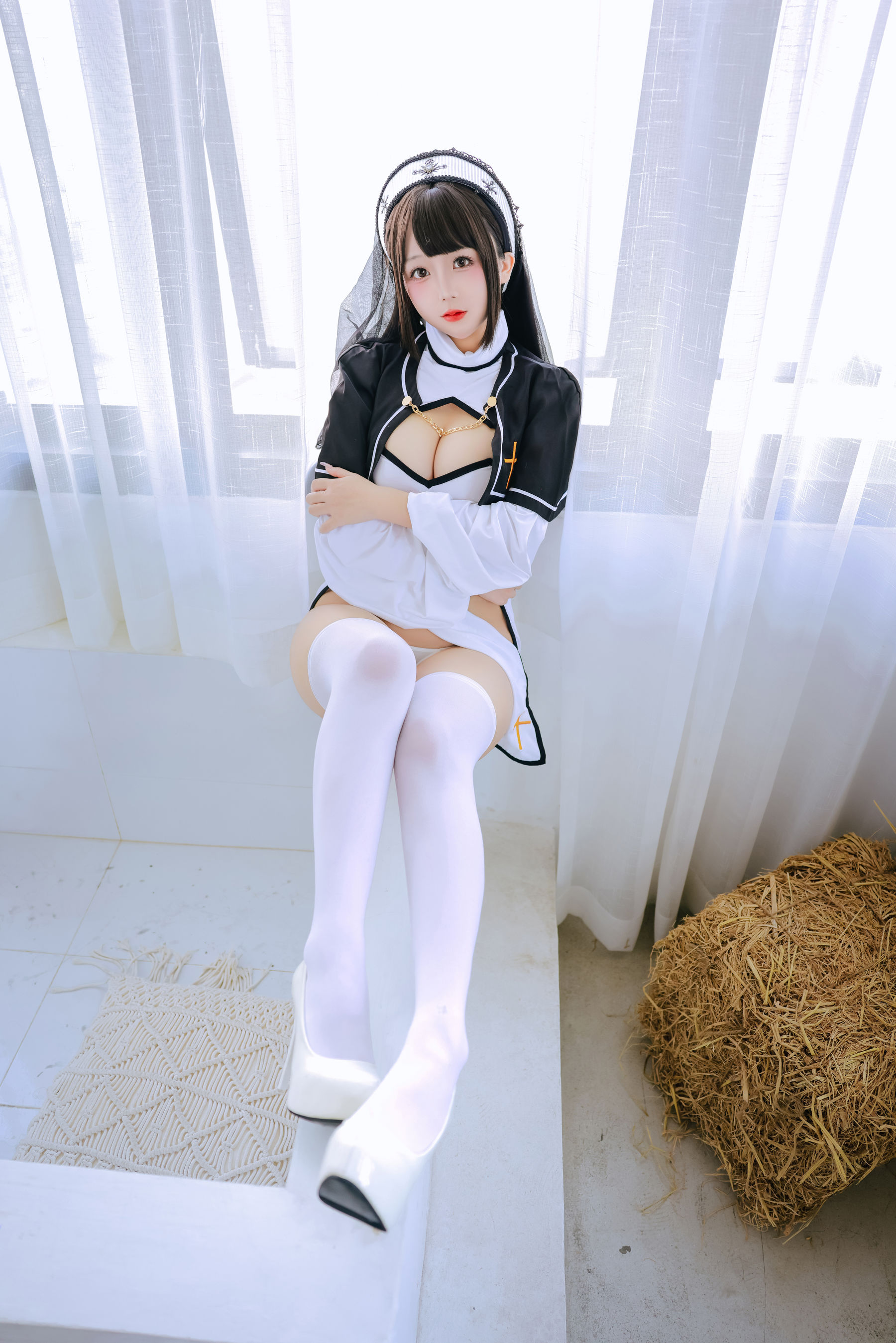 Cosplay 日奈娇 - 圣洁修女/(110P)