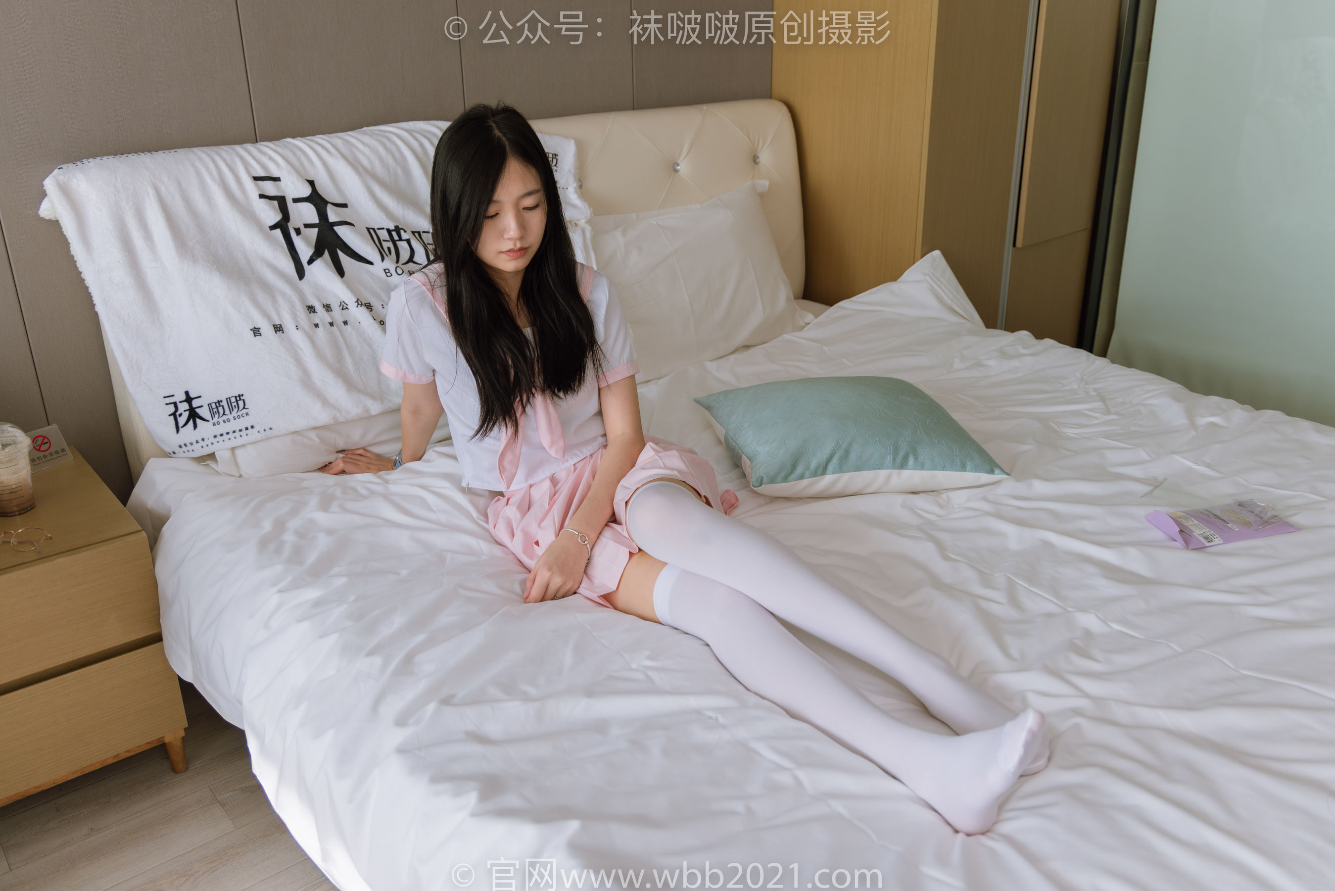 BoBoSocks袜啵啵 No.348 小甜豆 -两双高跟鞋、厚白丝大腿袜、裸足/(170P)