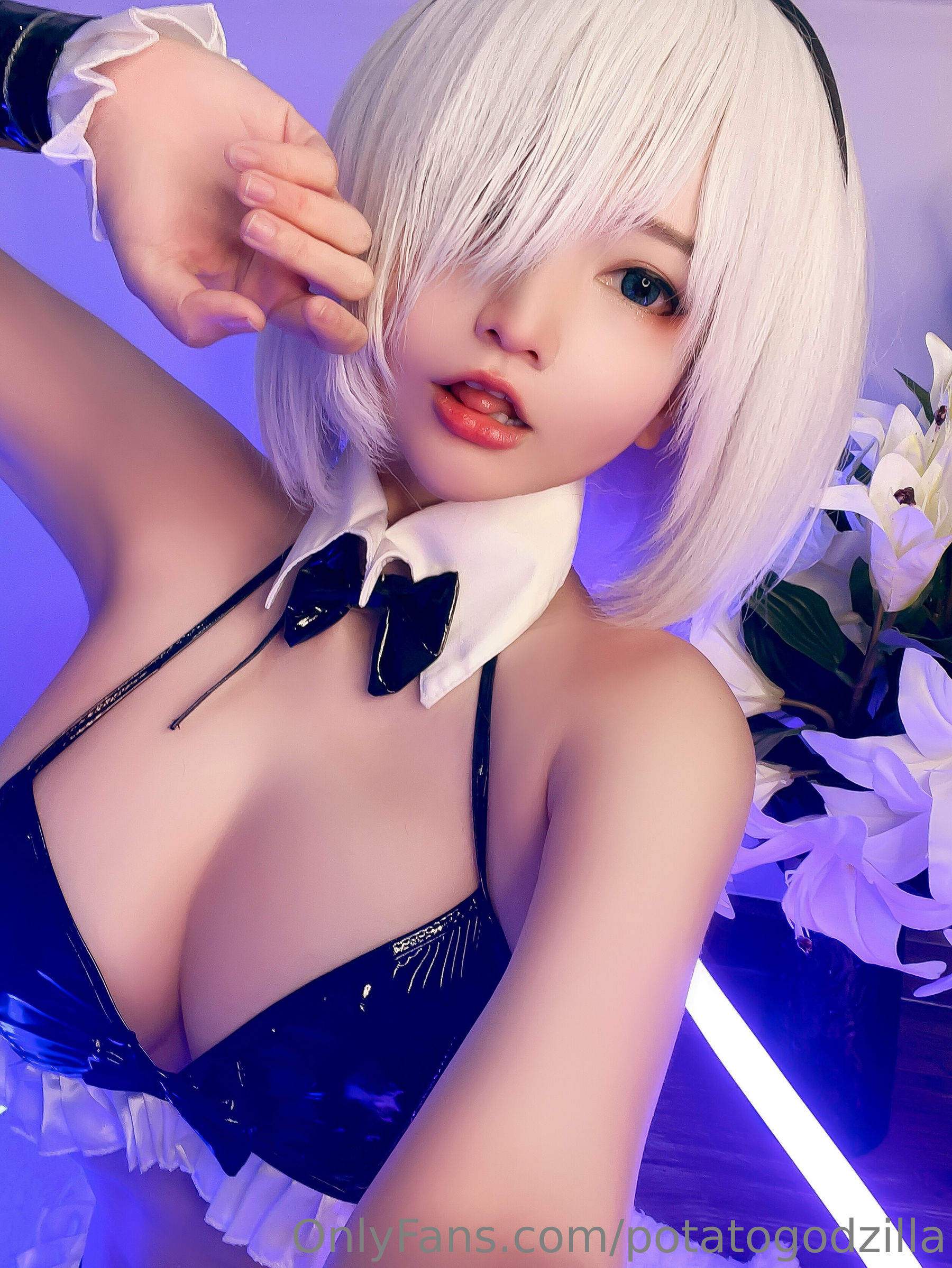 Coser小姐姐 Potato Godzilla - 2B Maid Bikini/(33P)