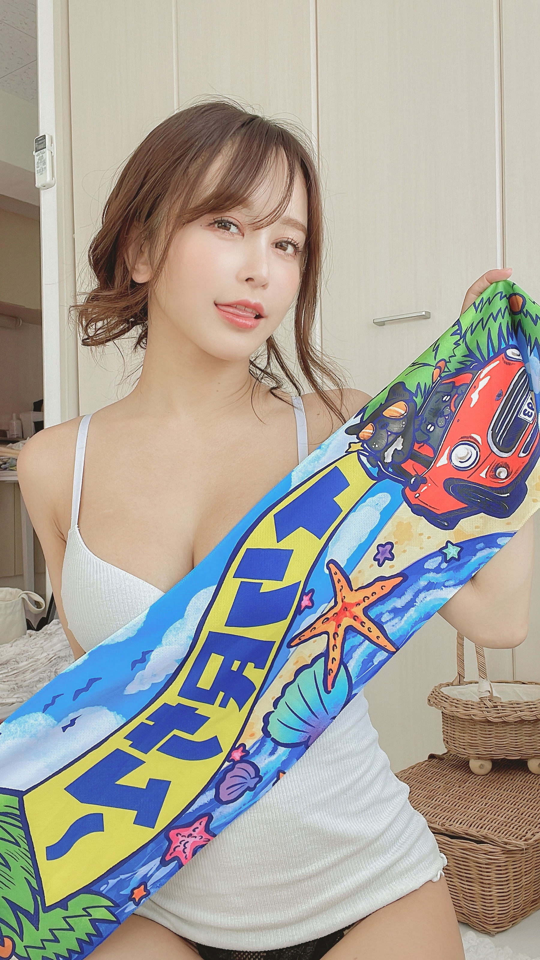 いくみ – (193iKkyu3) [Fantia] [2023.08.09] Ikumi's Summer Towel/(20P)