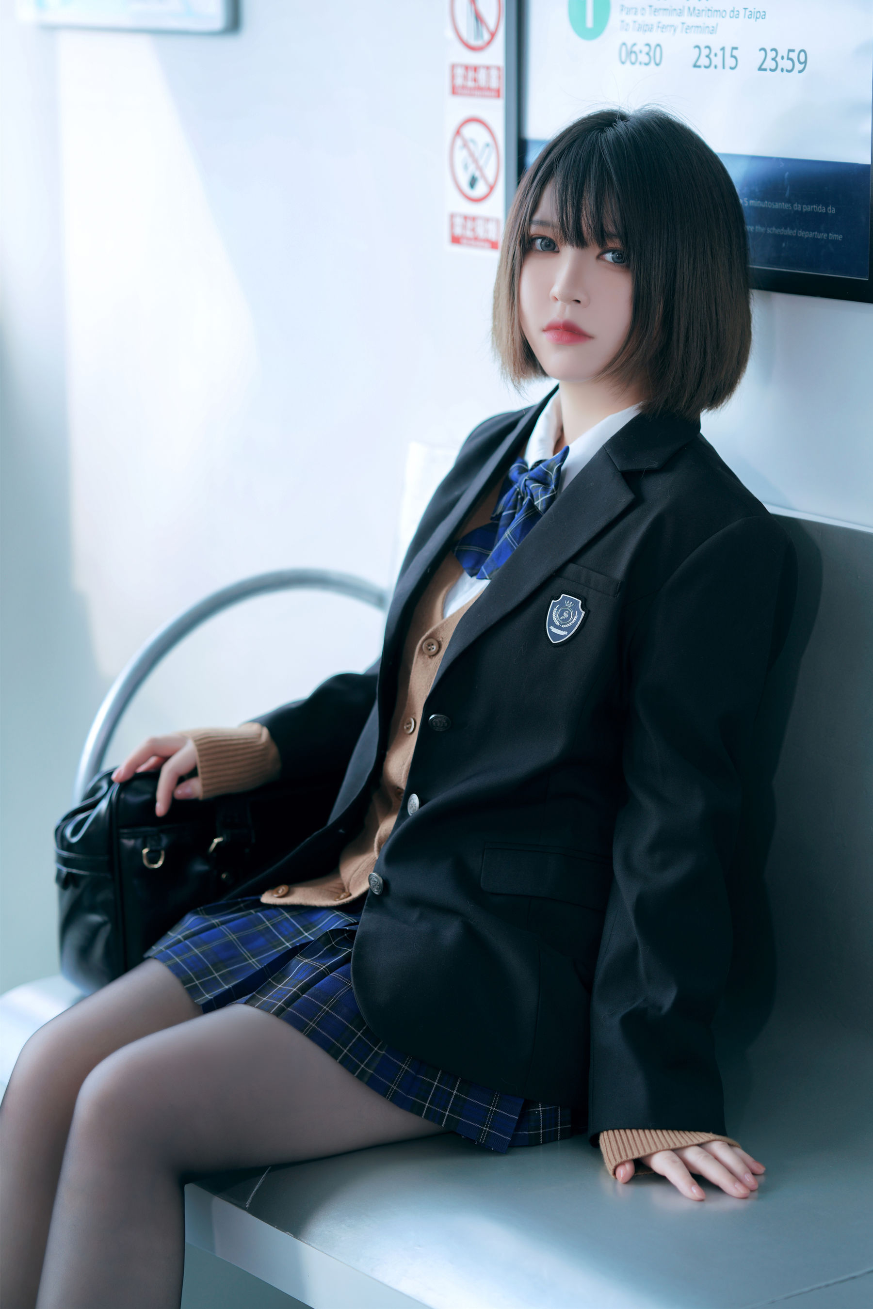 半半子 - 彼女の制服/(58P)