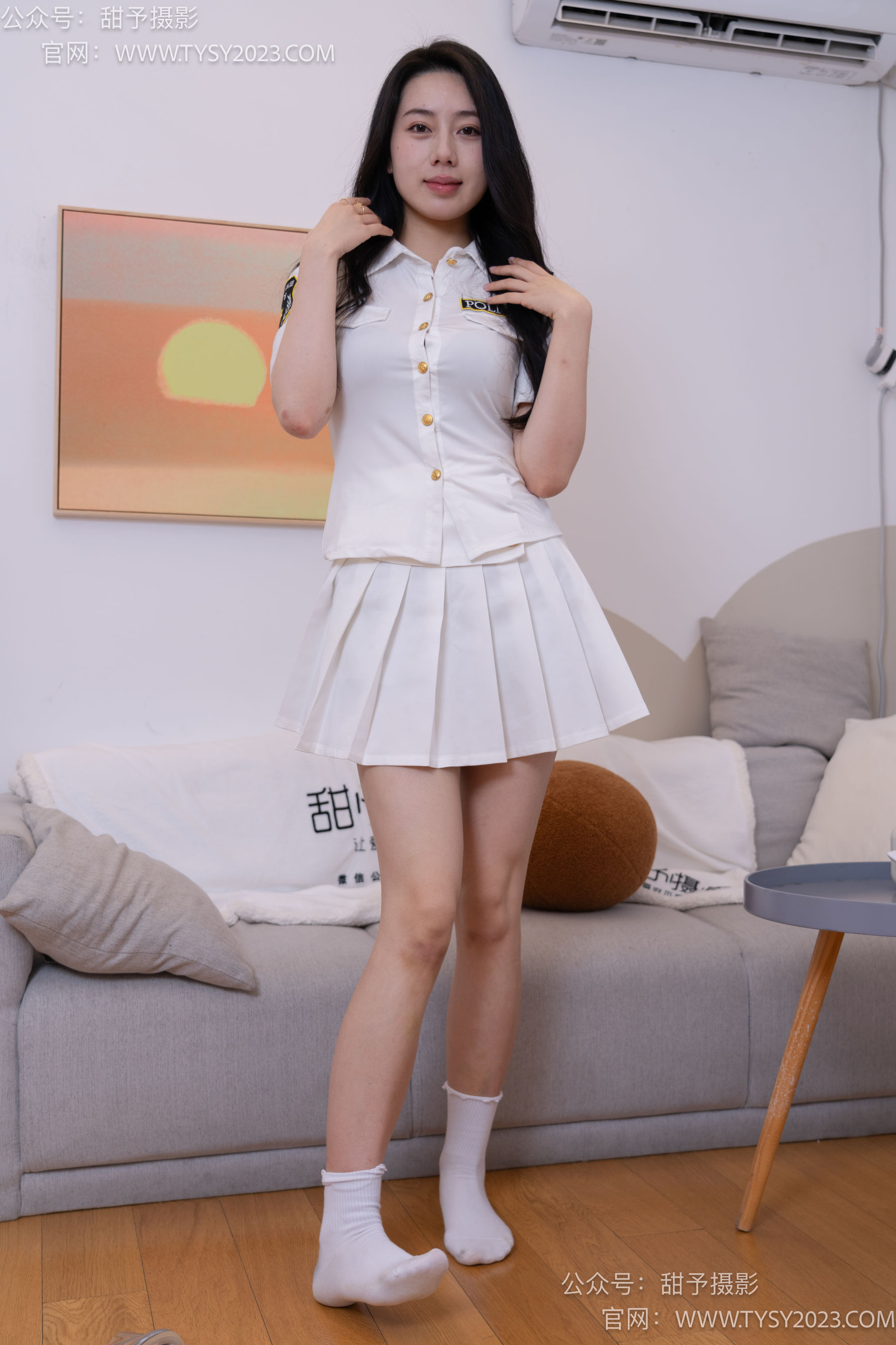 甜予摄影 No.057 鱼鱼 -制服、透明高跟鞋、自然穿脏白棉袜、裸足/(139P)