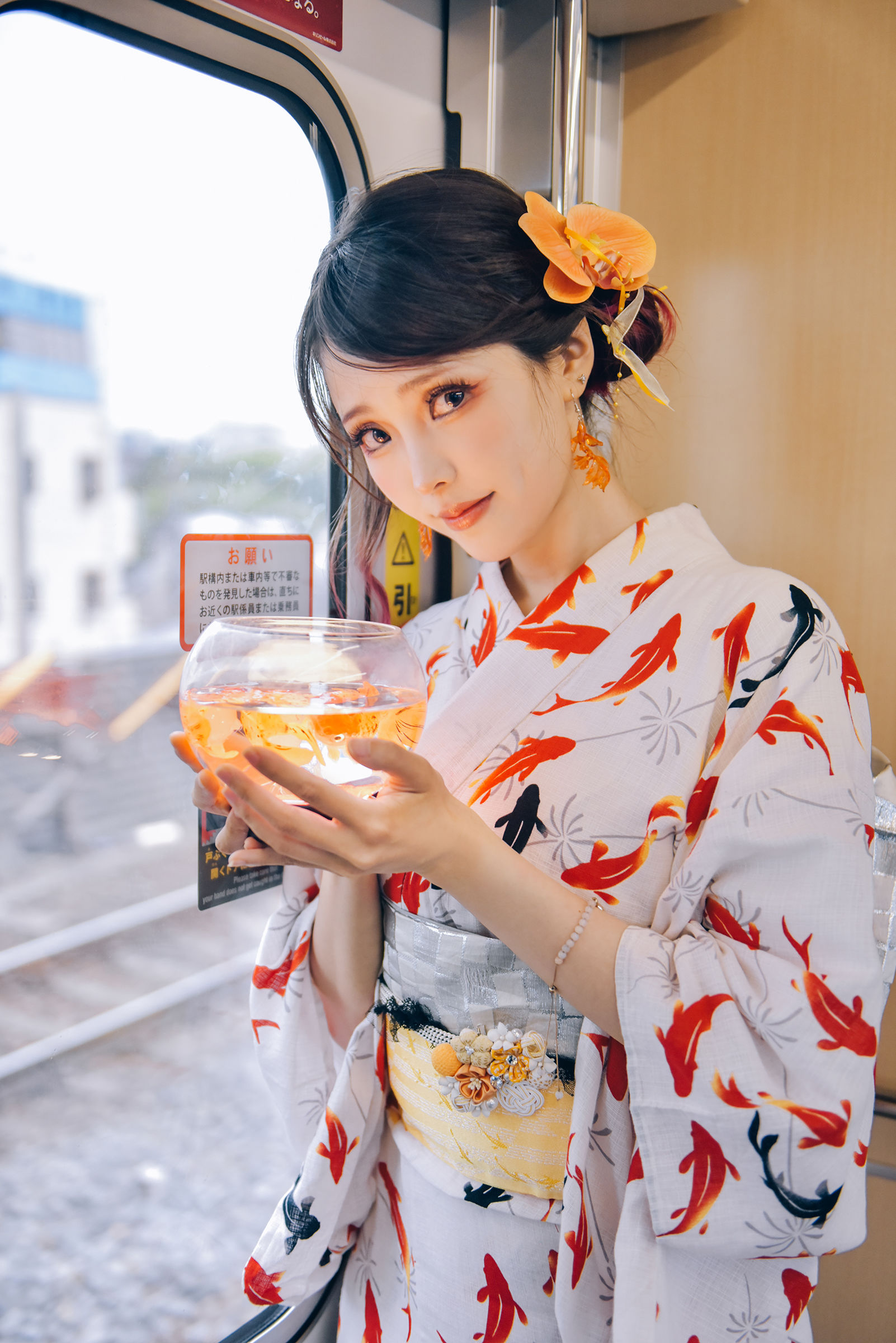 Ely_eee(ElyEE子) - Goldfish Stroll 金魚散步/(30P)