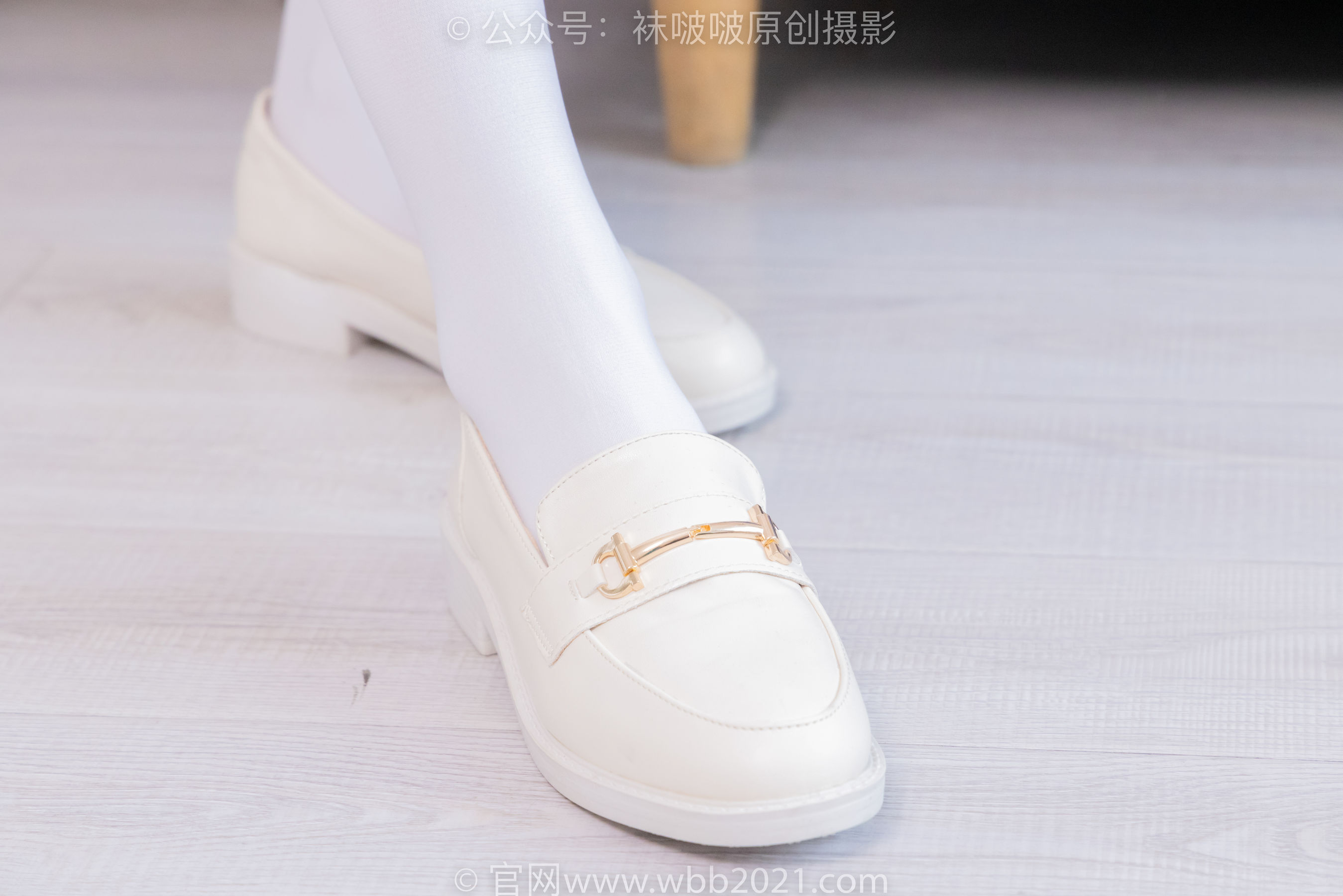 BoBoSocks袜啵啵 No.421 奶油 - 皮鞋、厚白丝、瑜伽动作时老头乐挠脚剧情/(140P)