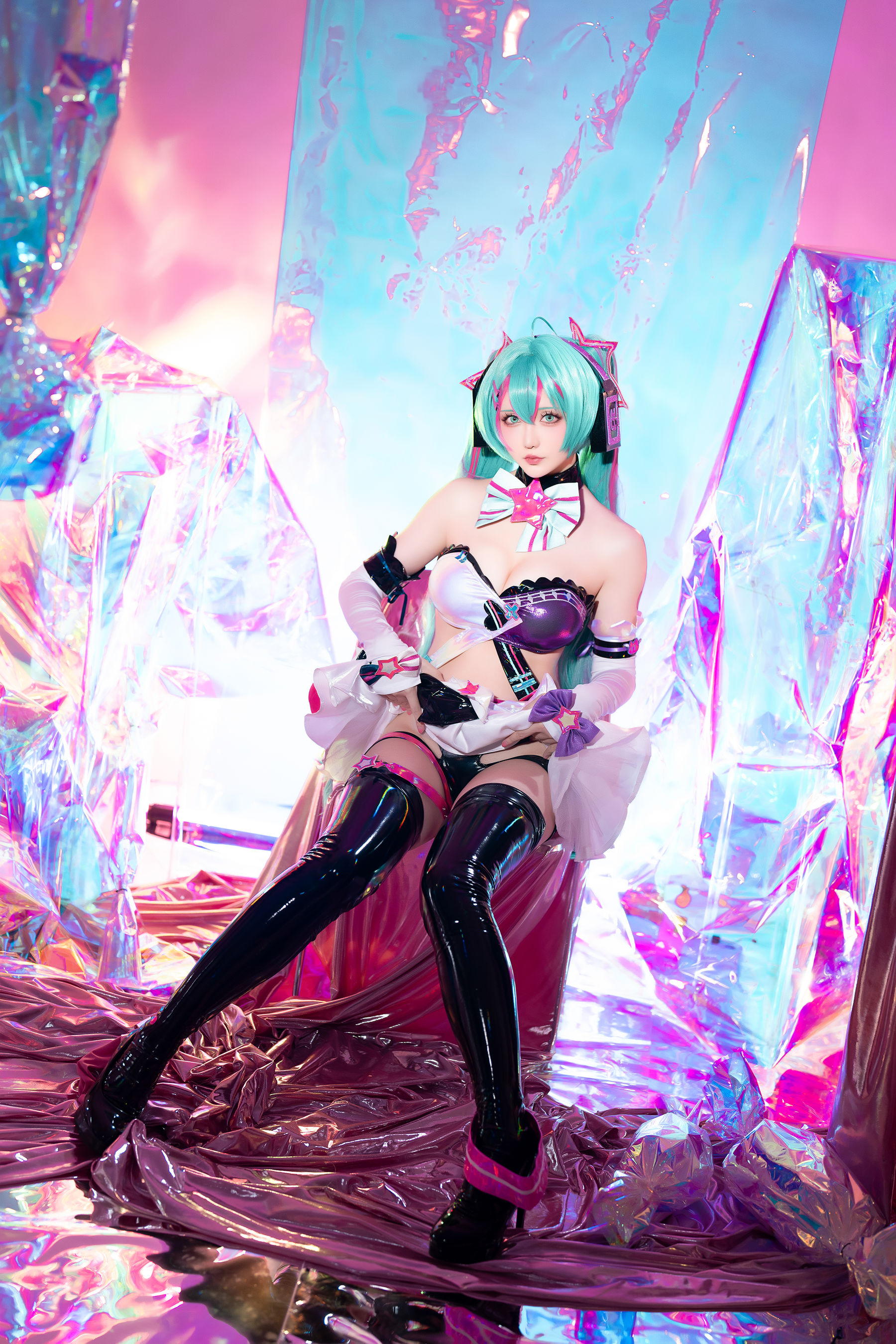 Coser小姐姐 星之迟迟 - Miku初音未来 喵斯快跑/(57P)