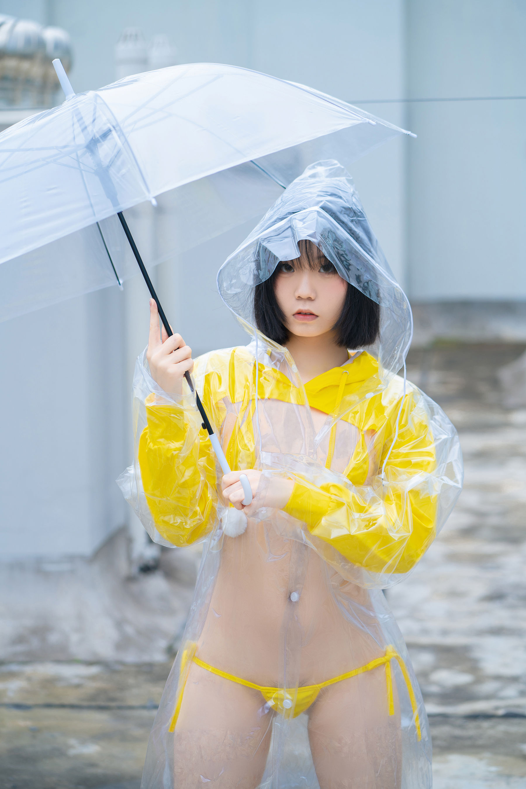 一只小栗奈 - 天台小雨衣/(169P)