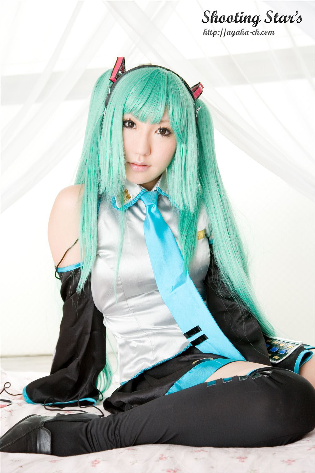 Saku サク 《VOCALOID》Hatsune Miku [Shooting Star s]/(70P)