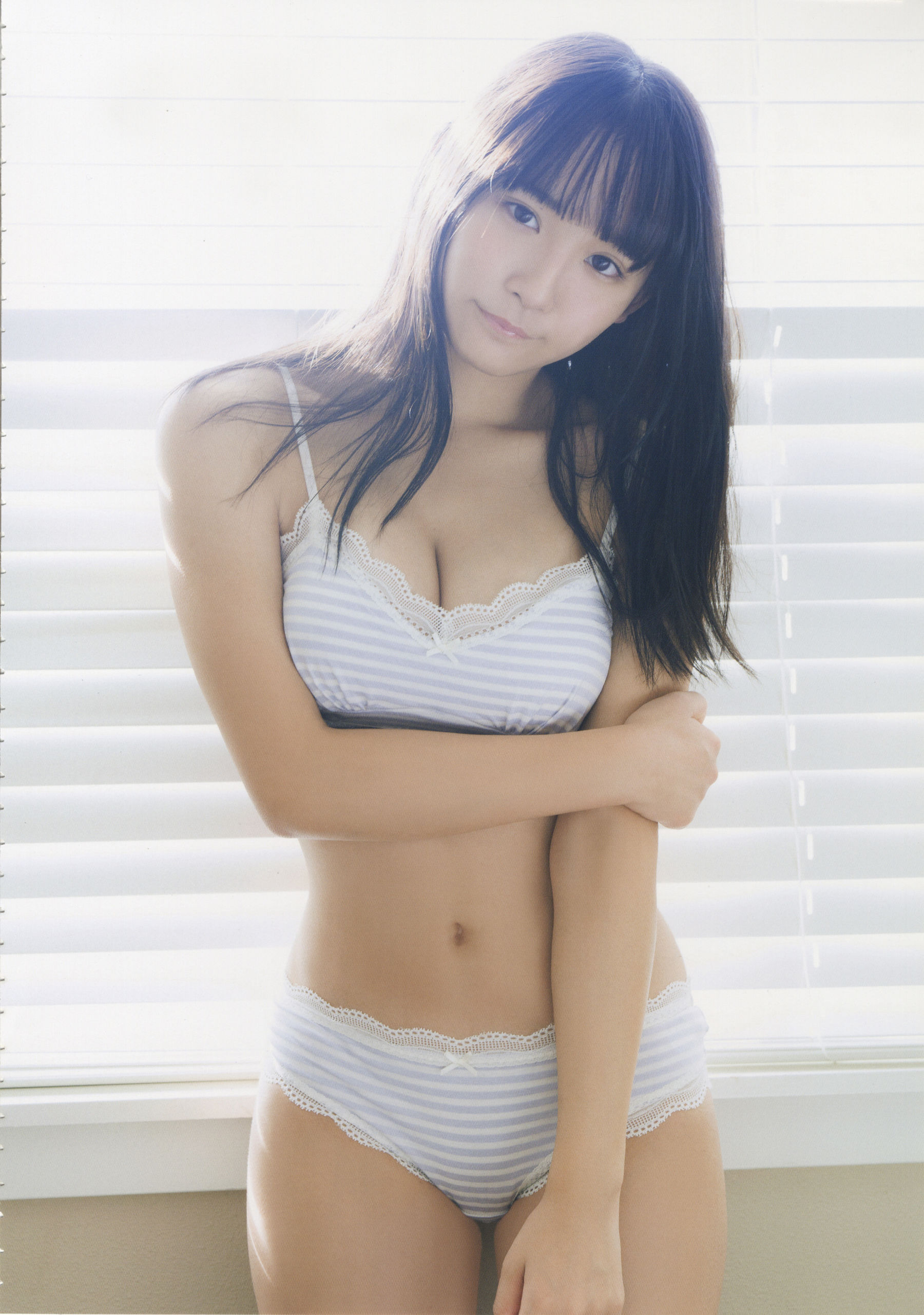 浅川梨奈 ファースト写真集 なないろ [HQ]/(119P)