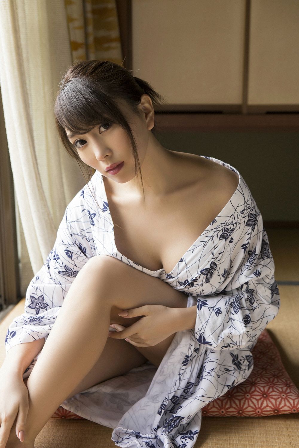 [YS-Web] Vol.821 Tomomi Morisaki 森咲智美 「ハイスペックSEXY美女としっぽり温泉旅」/(100P)