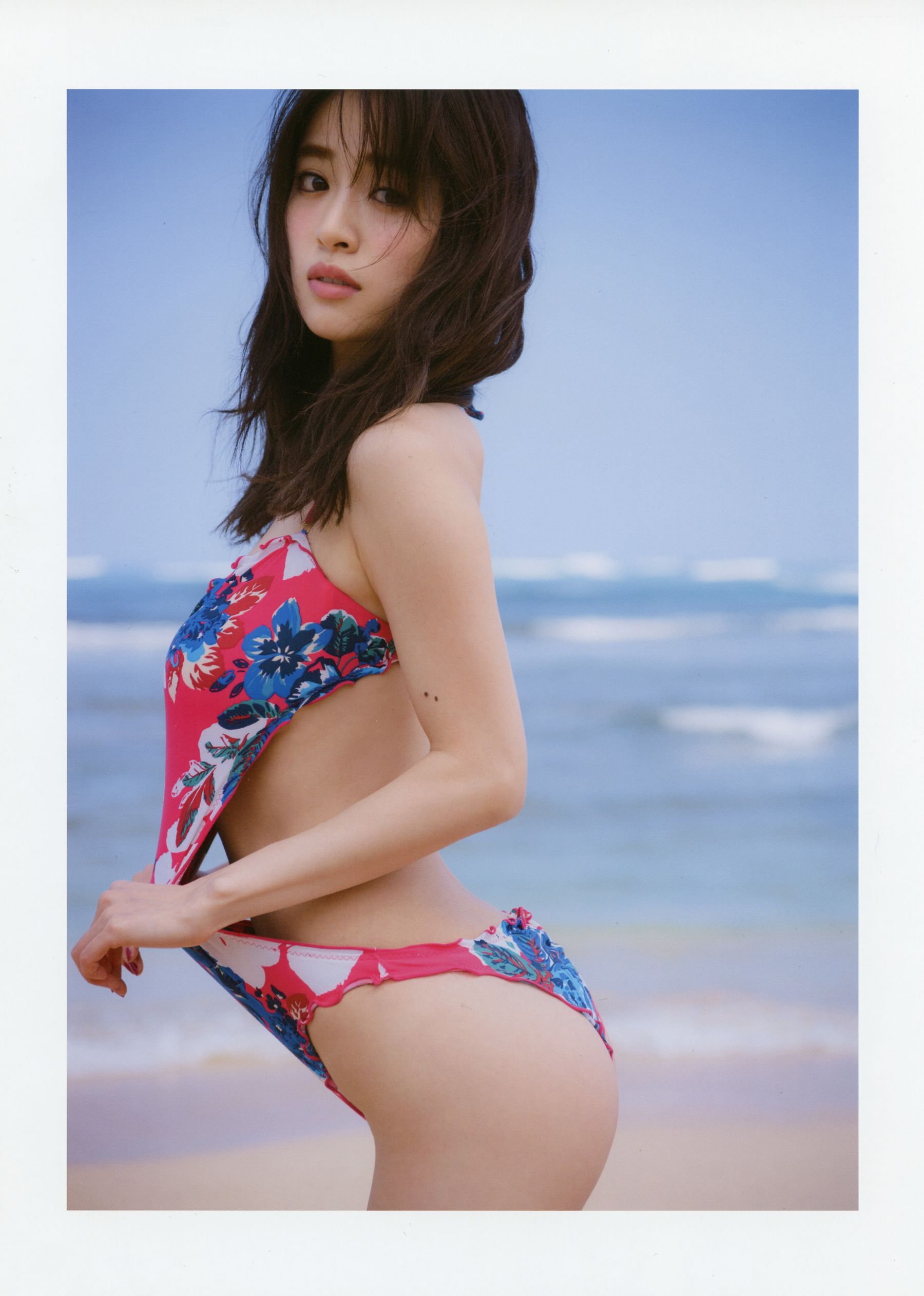 Rika Izumi 泉里香 1st Photobook「Rika!」/(126P)