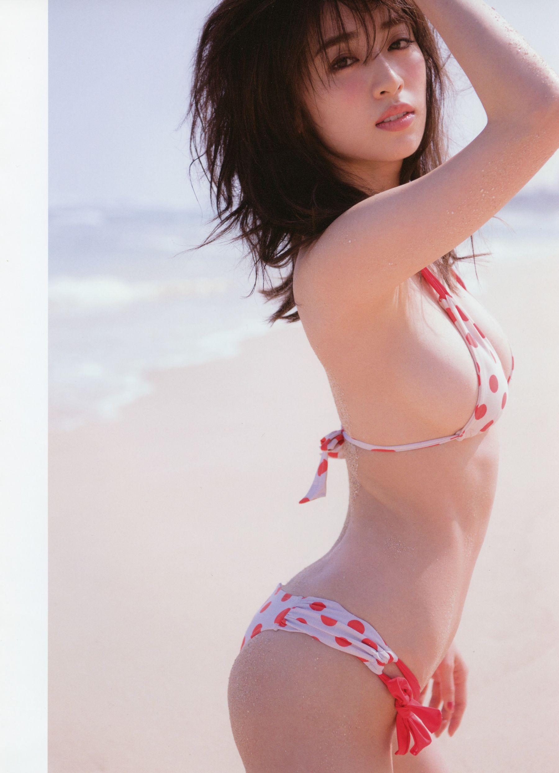 Rika Izumi 泉里香 1st Photobook「Rika!」/(126P)