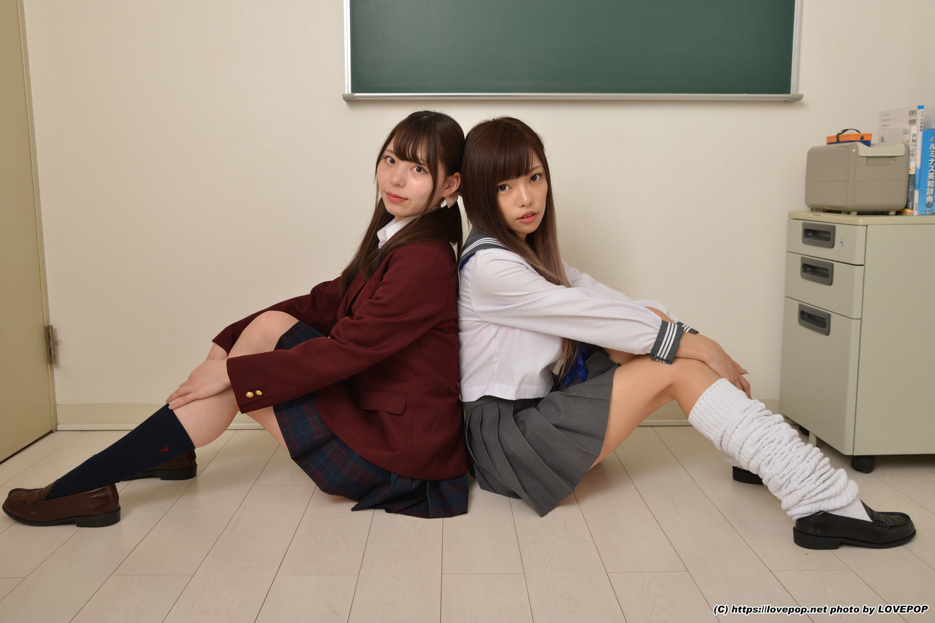 [LOVEPOP] Chiaki Narumi 鳴海千秋 & Aya Hirose 広瀬あや Photoset 01/(77P)