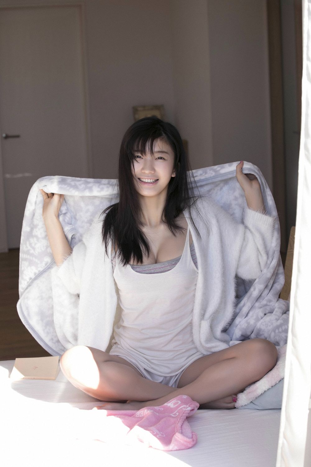 [YS-Web] Vol.811 Yuka Ogura 小倉優香 女神降臨/(100P)