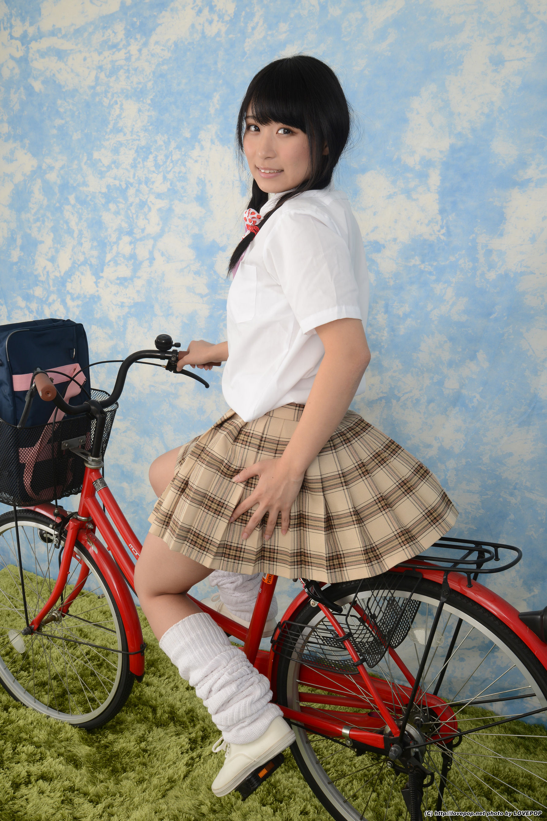 [LOVEPOP] Mikuni Saran 三國さらん bicycle ! panchira!! - PPV/(83P)