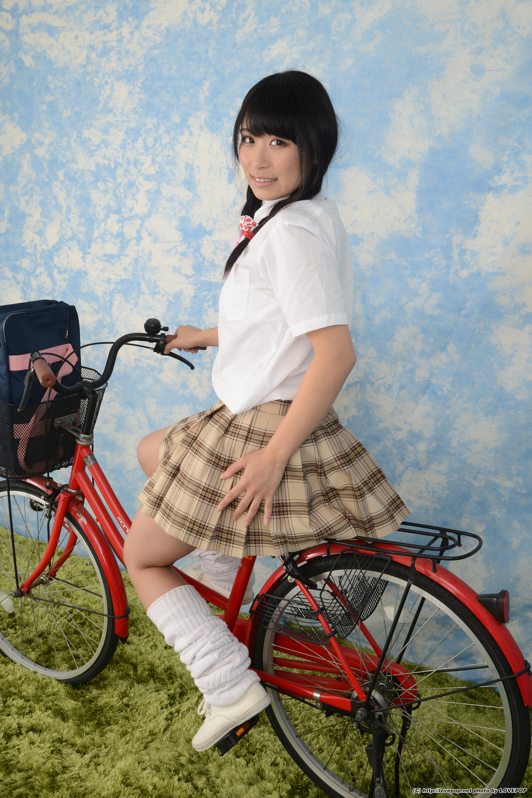 [LOVEPOP] Mikuni Saran 三國さらん bicycle ! panchira!! - PPV/(83P)