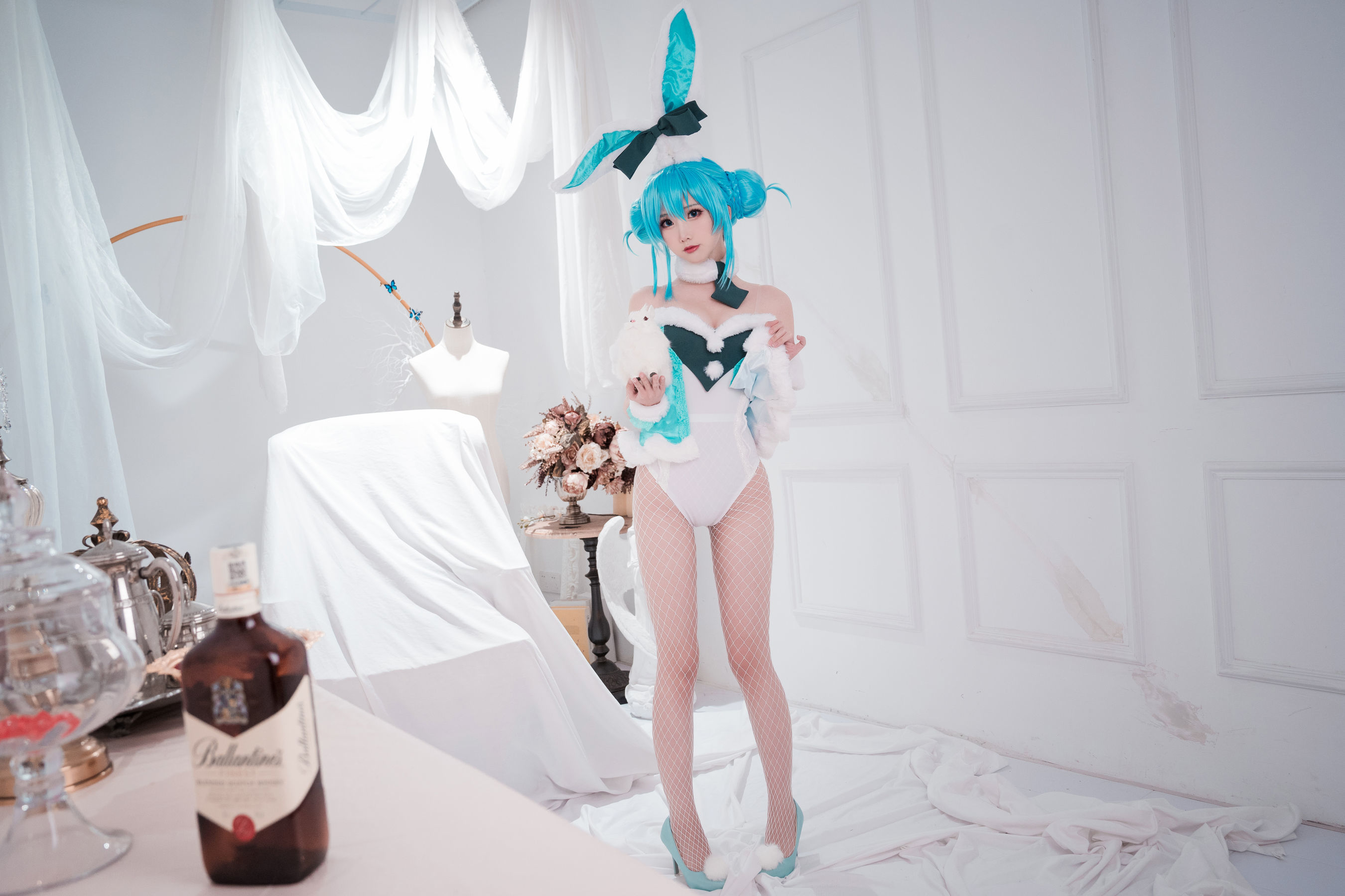 [网红COSER] 可爱人气Coser面饼仙儿 - 初音兔女郎/(17P)