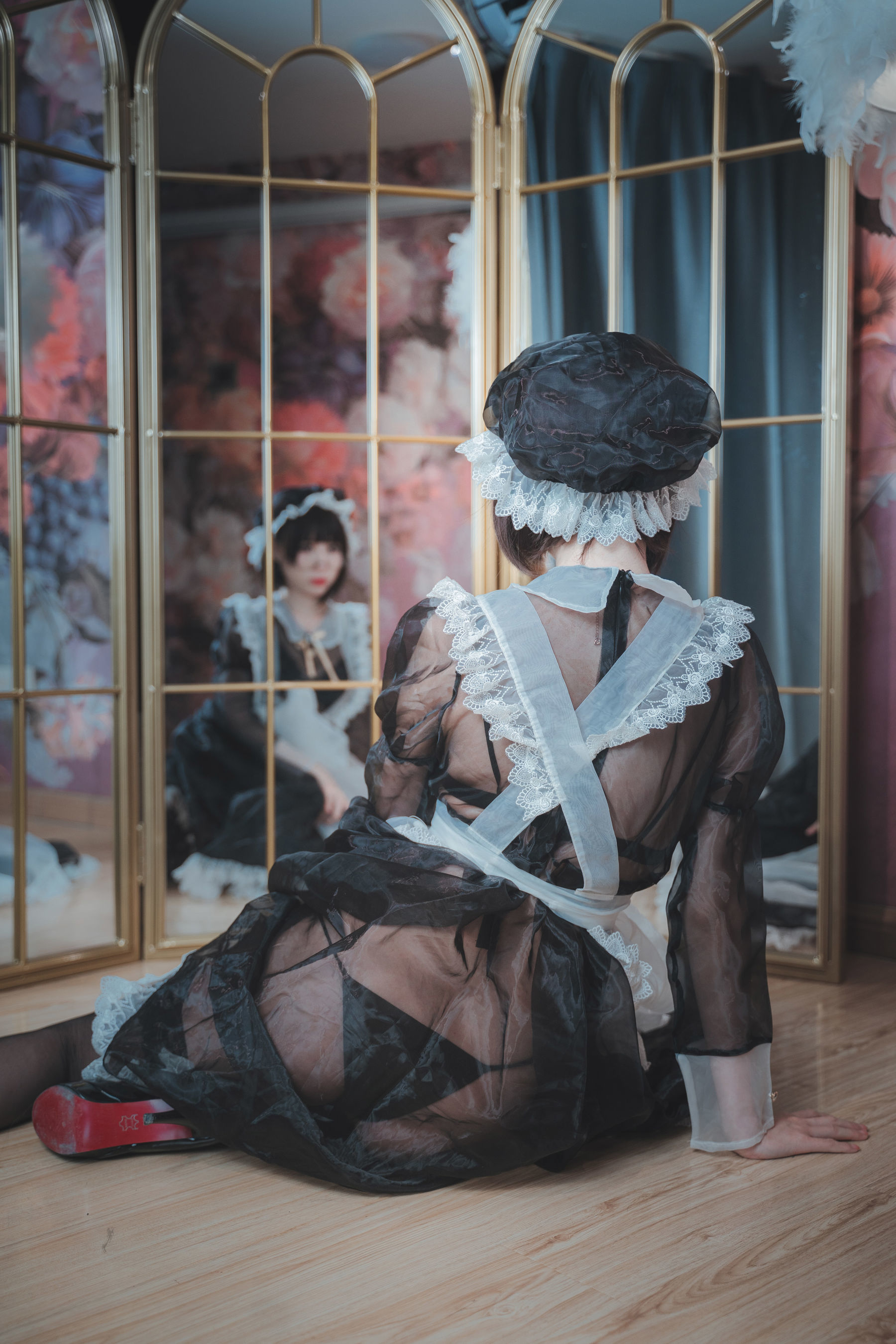 [网红COSER] 西园寺南歌 - 透明女仆/(50P)