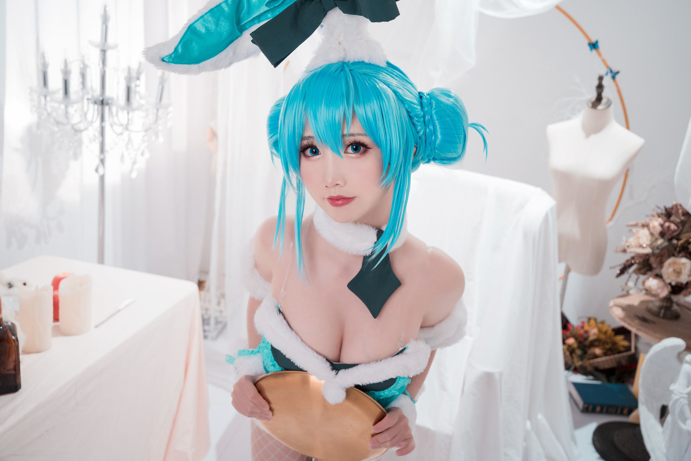 [网红COSER] 可爱人气Coser面饼仙儿 - 初音兔女郎/(17P)