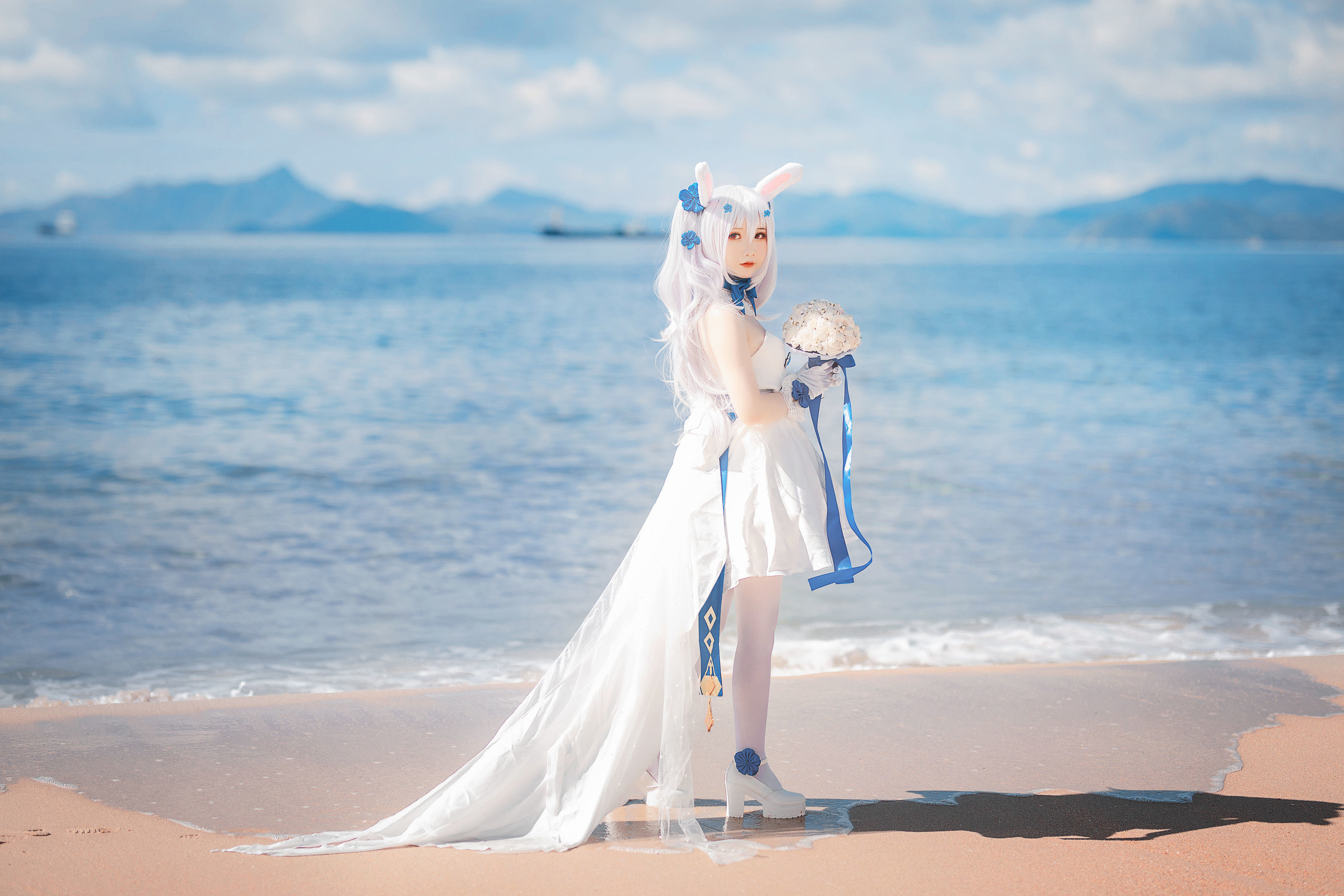 [网红COSER] 可爱人气Coser面饼仙儿 - 拉菲婚纱/(14P)