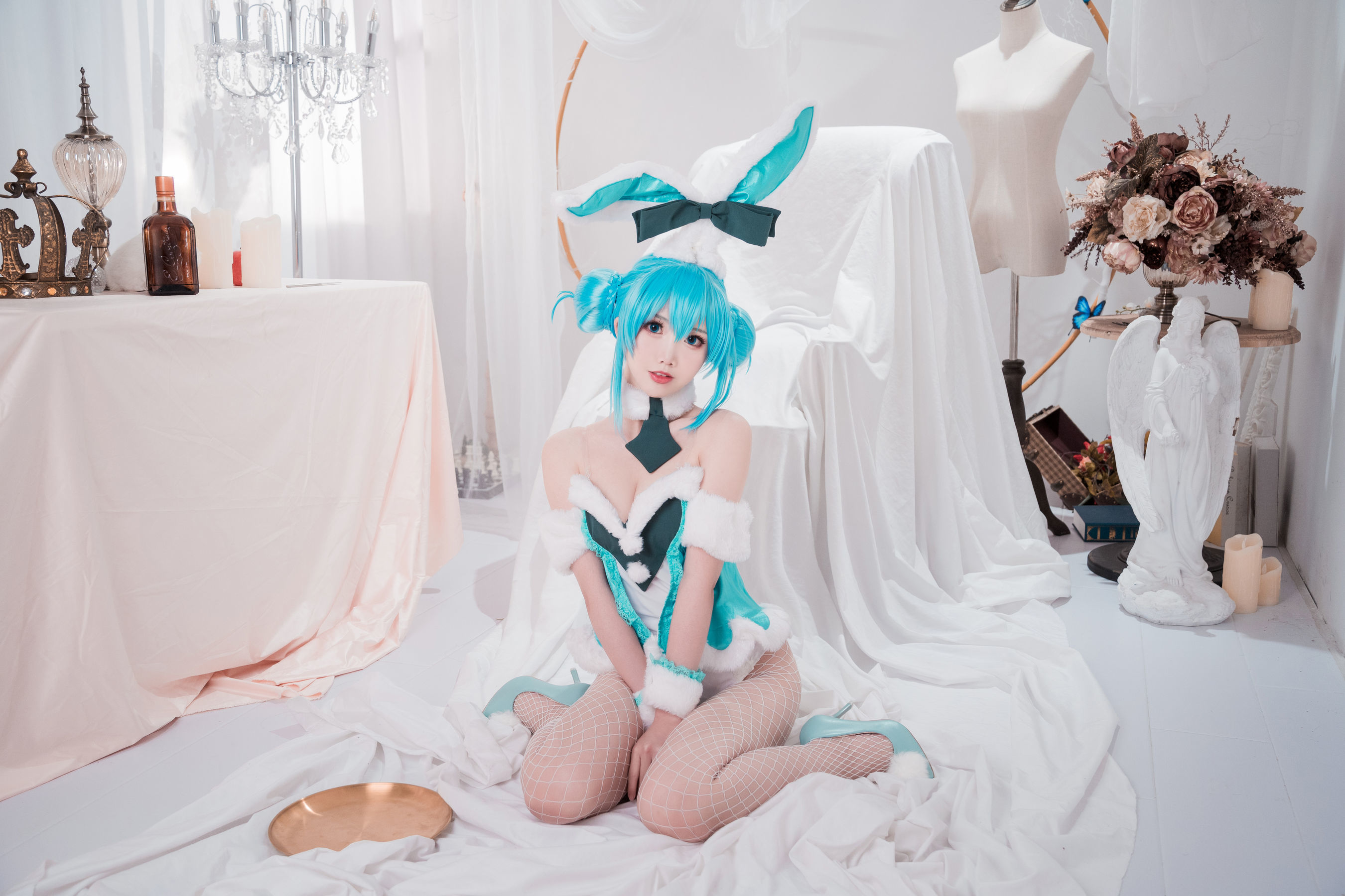 [网红COSER] 可爱人气Coser面饼仙儿 - 初音兔女郎/(17P)