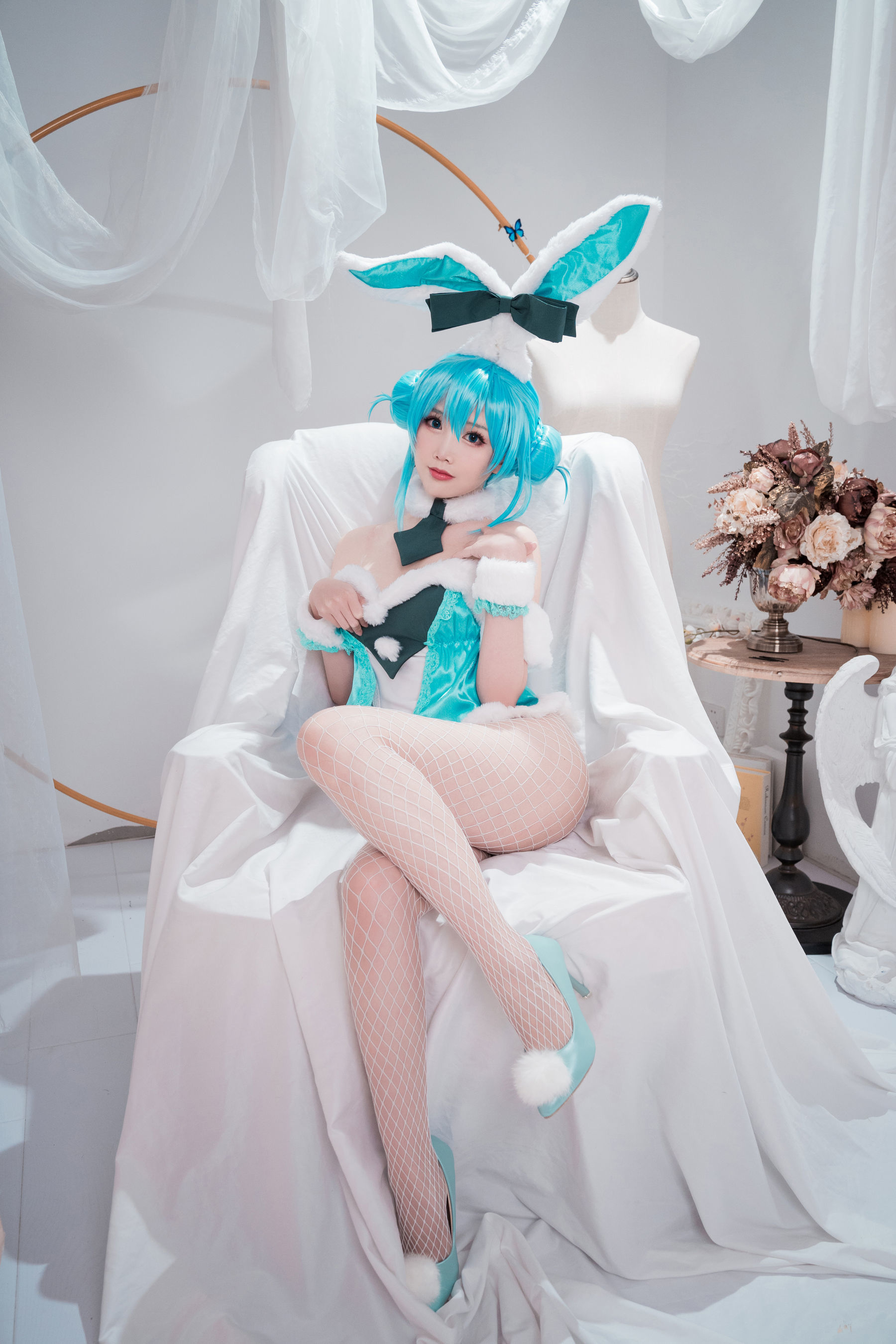 [网红COSER] 可爱人气Coser面饼仙儿 - 初音兔女郎/(17P)