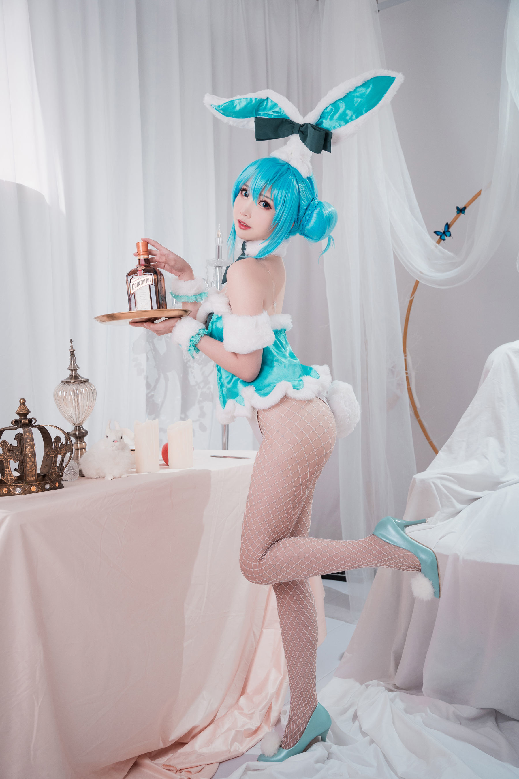 [网红COSER] 可爱人气Coser面饼仙儿 - 初音兔女郎/(17P)