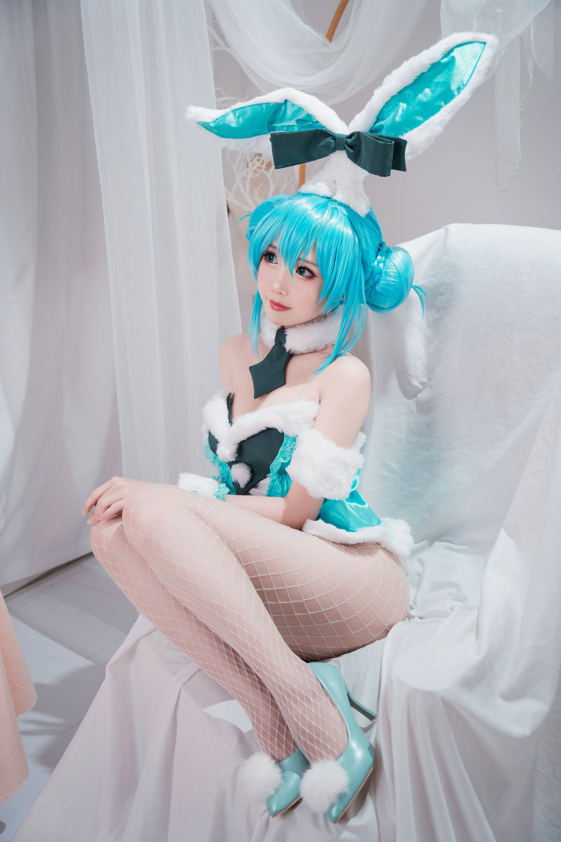 [网红COSER] 可爱人气Coser面饼仙儿 - 初音兔女郎/(17P)