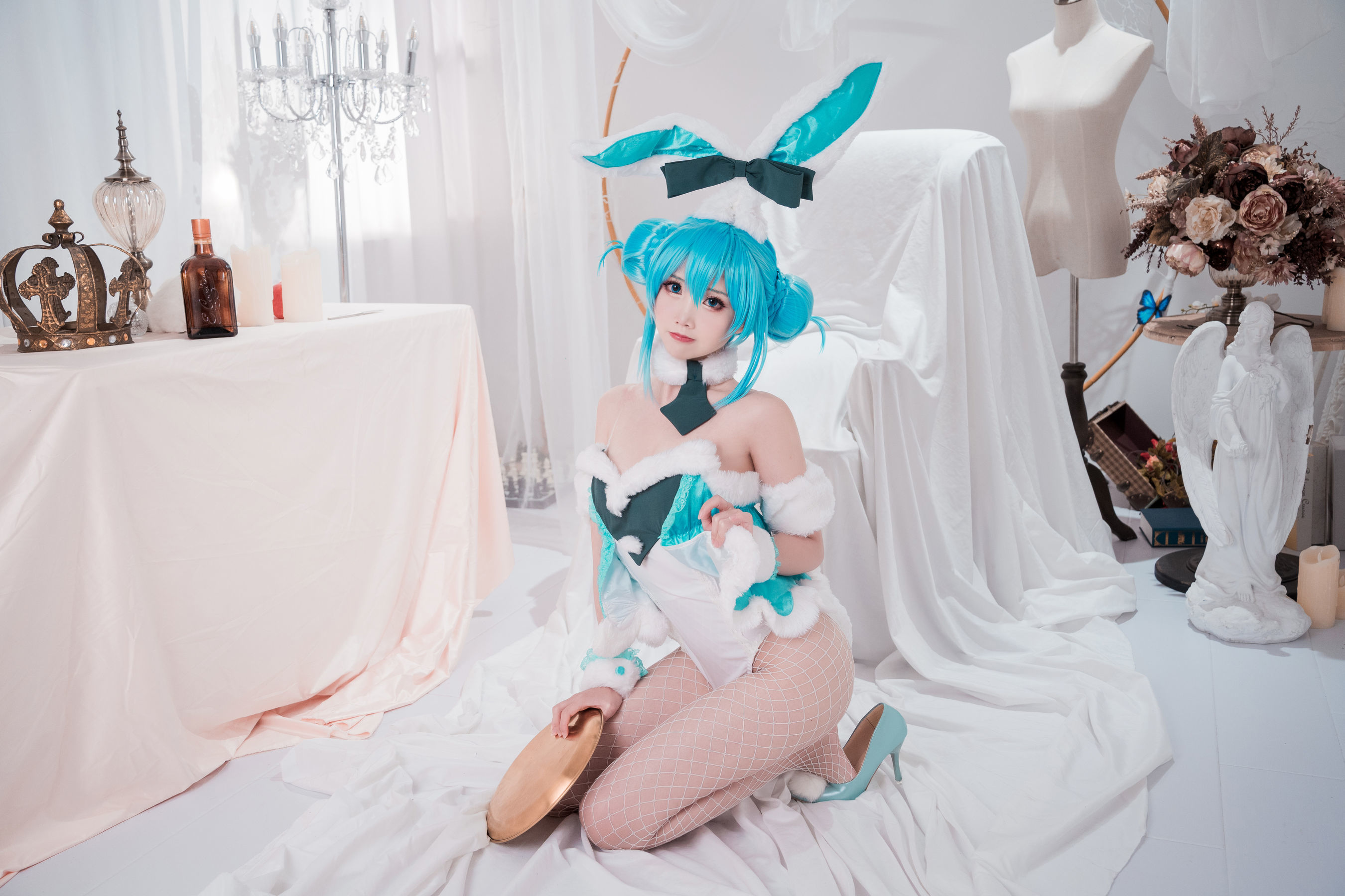 [网红COSER] 可爱人气Coser面饼仙儿 - 初音兔女郎/(17P)