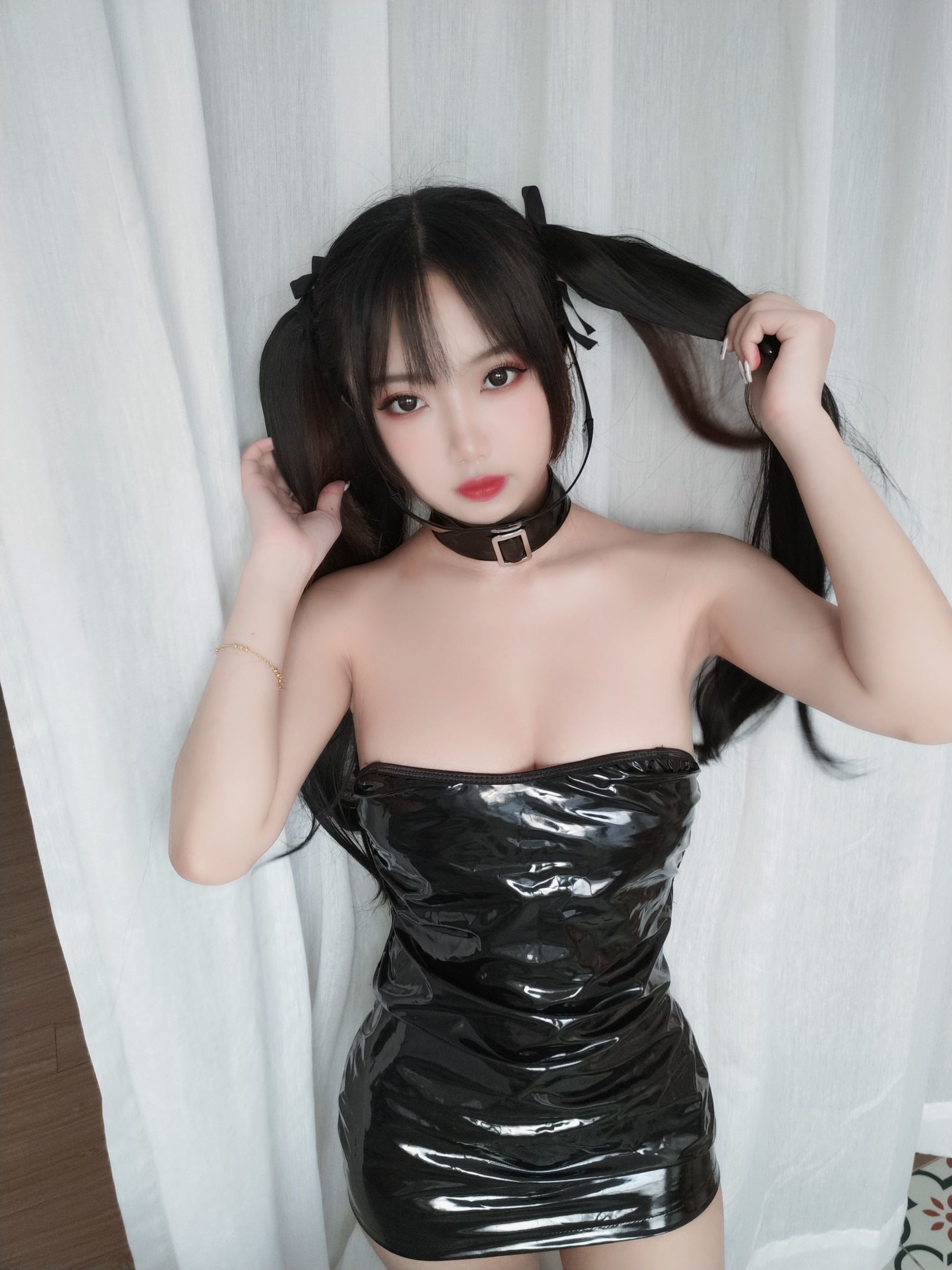 [网红COSER] 白嫩美少女鬼畜瑶 - 胶衣/(30P)