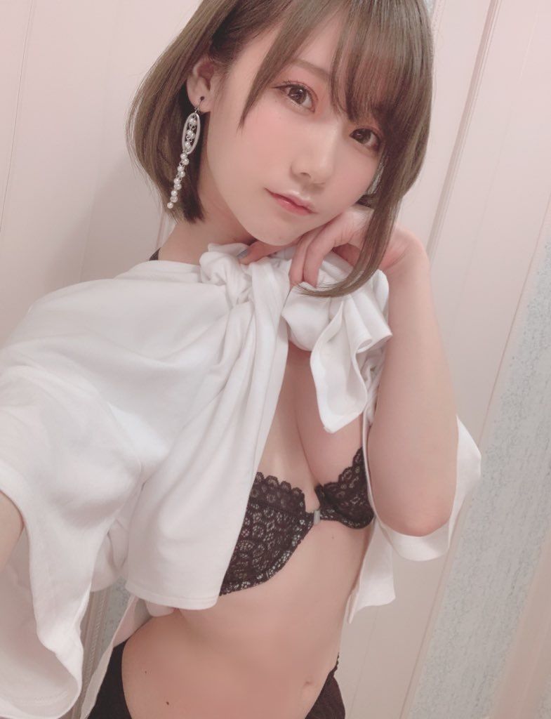 [网红COSER] 日本甜美COSERけんけん[fantia] 2020.07 フロントホックがどう外れるか気になりません？/(17P)