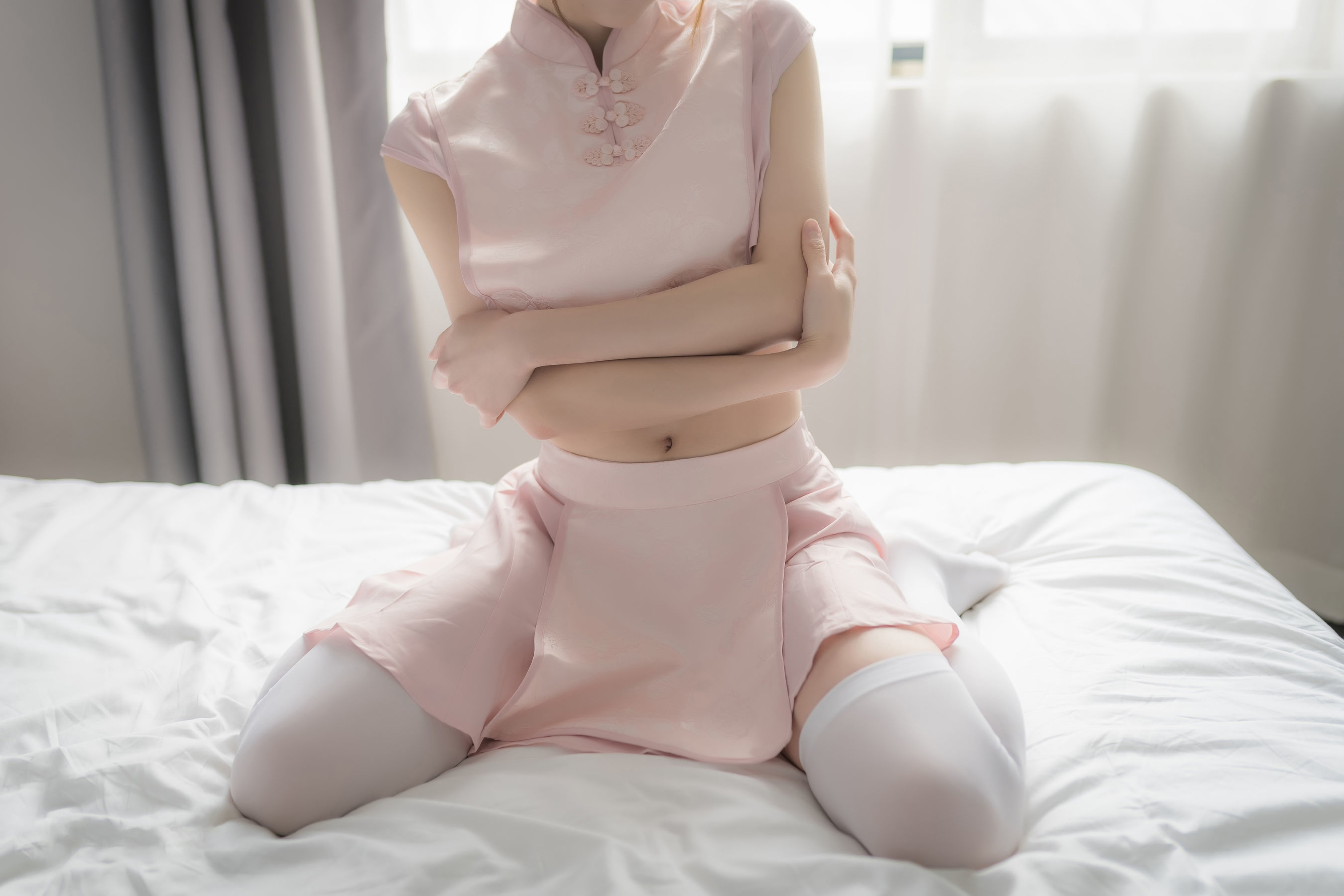 [网红COSER] 动漫博主Kitaro_绮太郎 - 粉色团子/(41P)