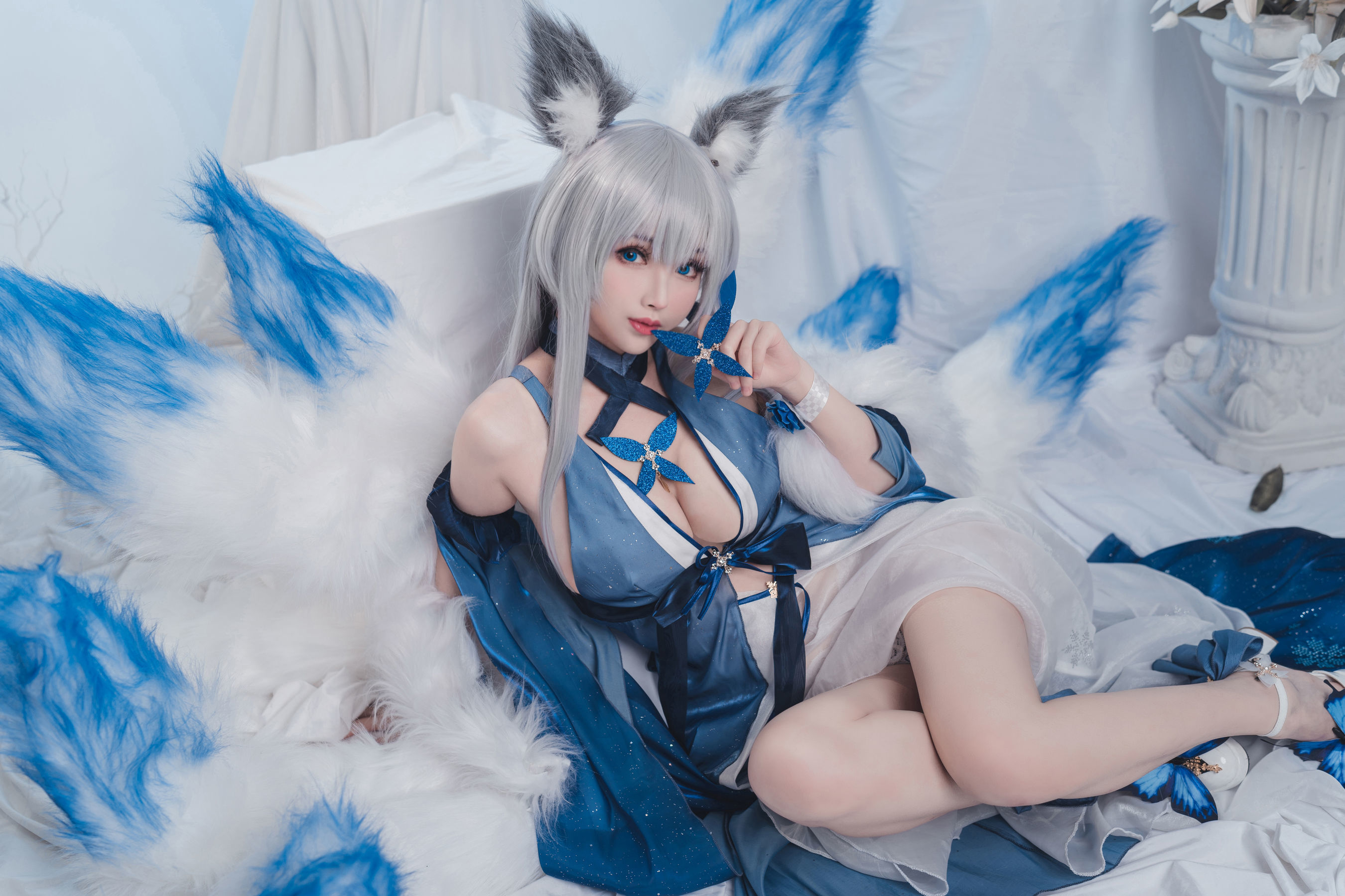 [网红COSER] COS福利rioko凉凉子 - 信浓礼服/(24P)