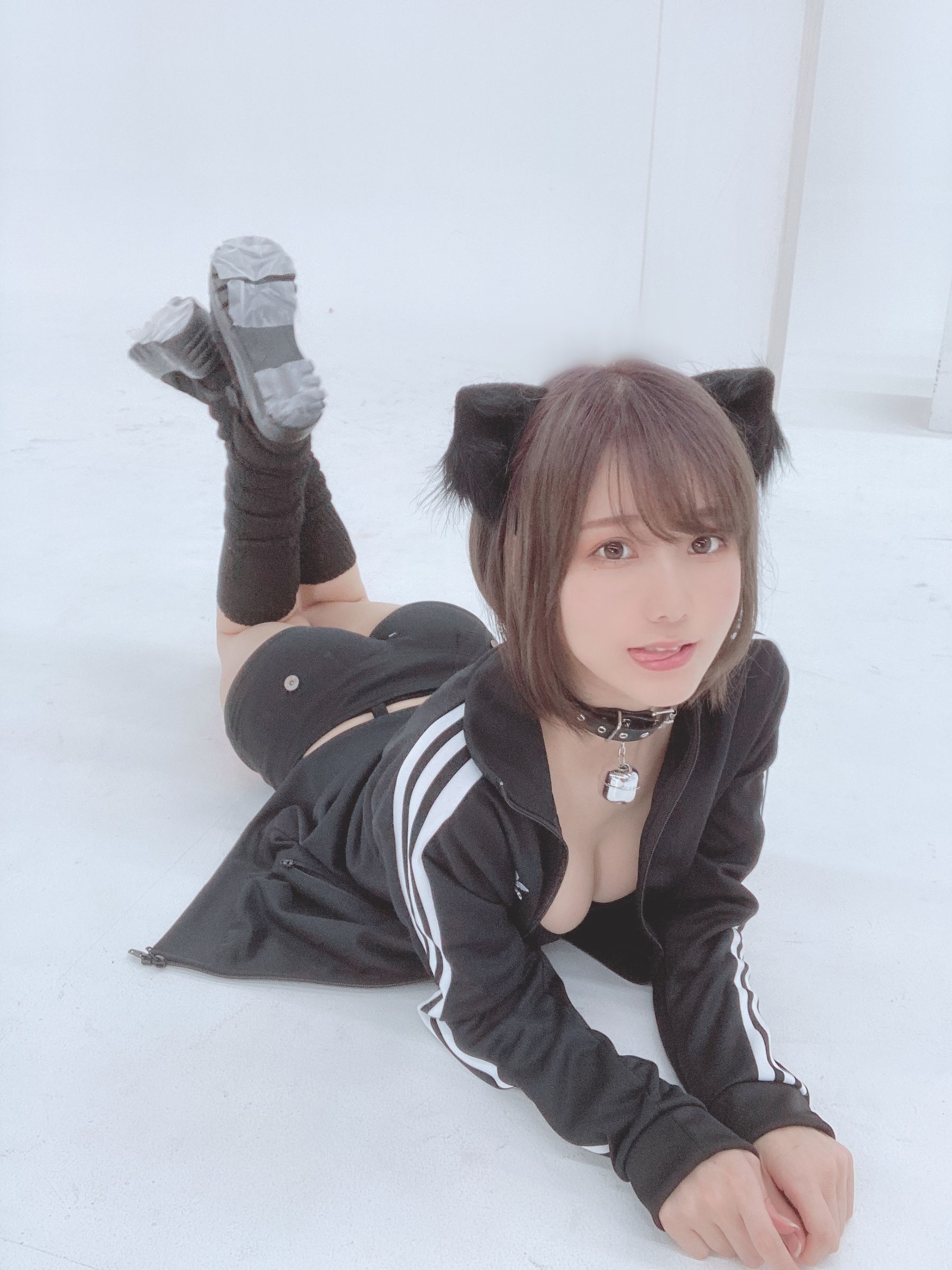 [网红COSER] 日本甜美COSERけんけん[fantia] 2020.08 黒猫/(19P)