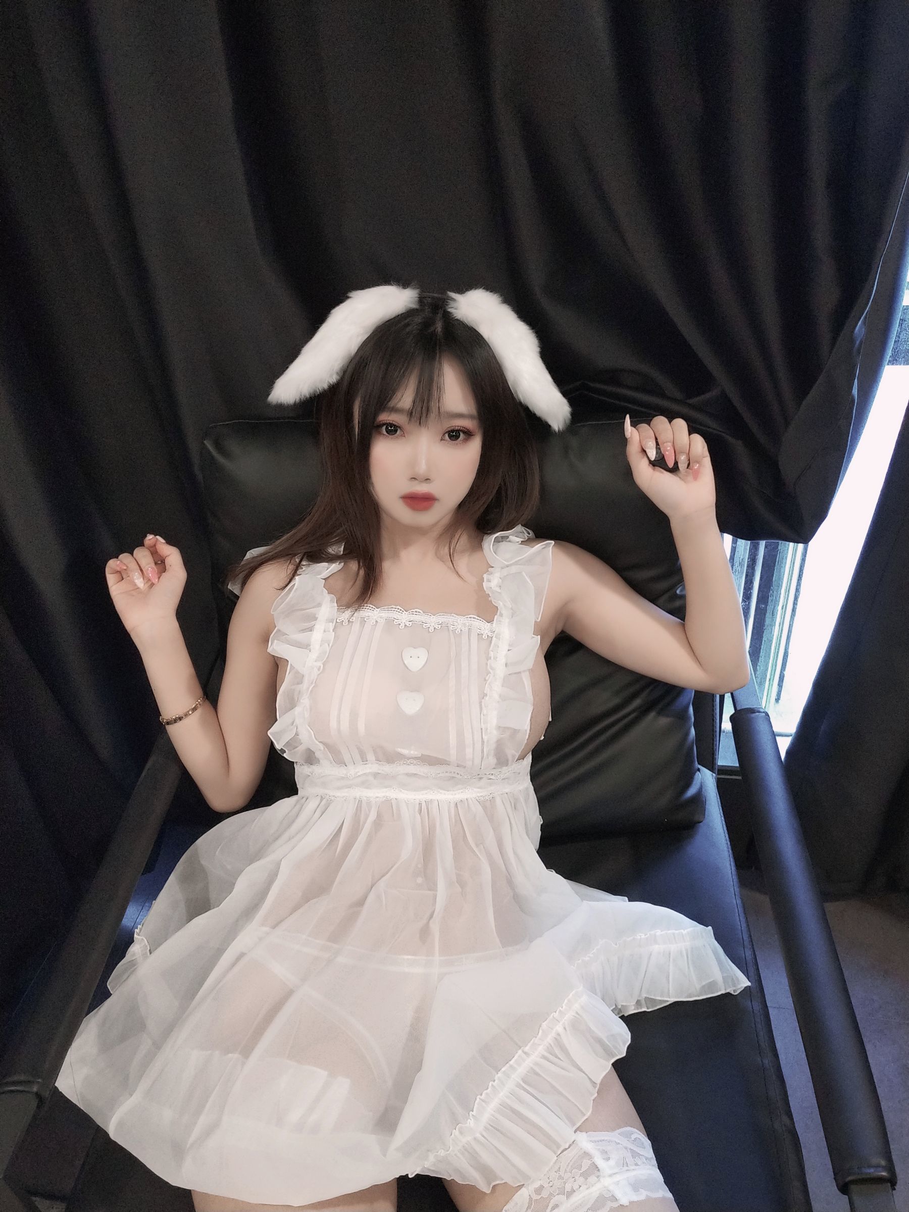 [网红COSER] 白嫩美少女鬼畜瑶 - 小羊围裙/(50P)