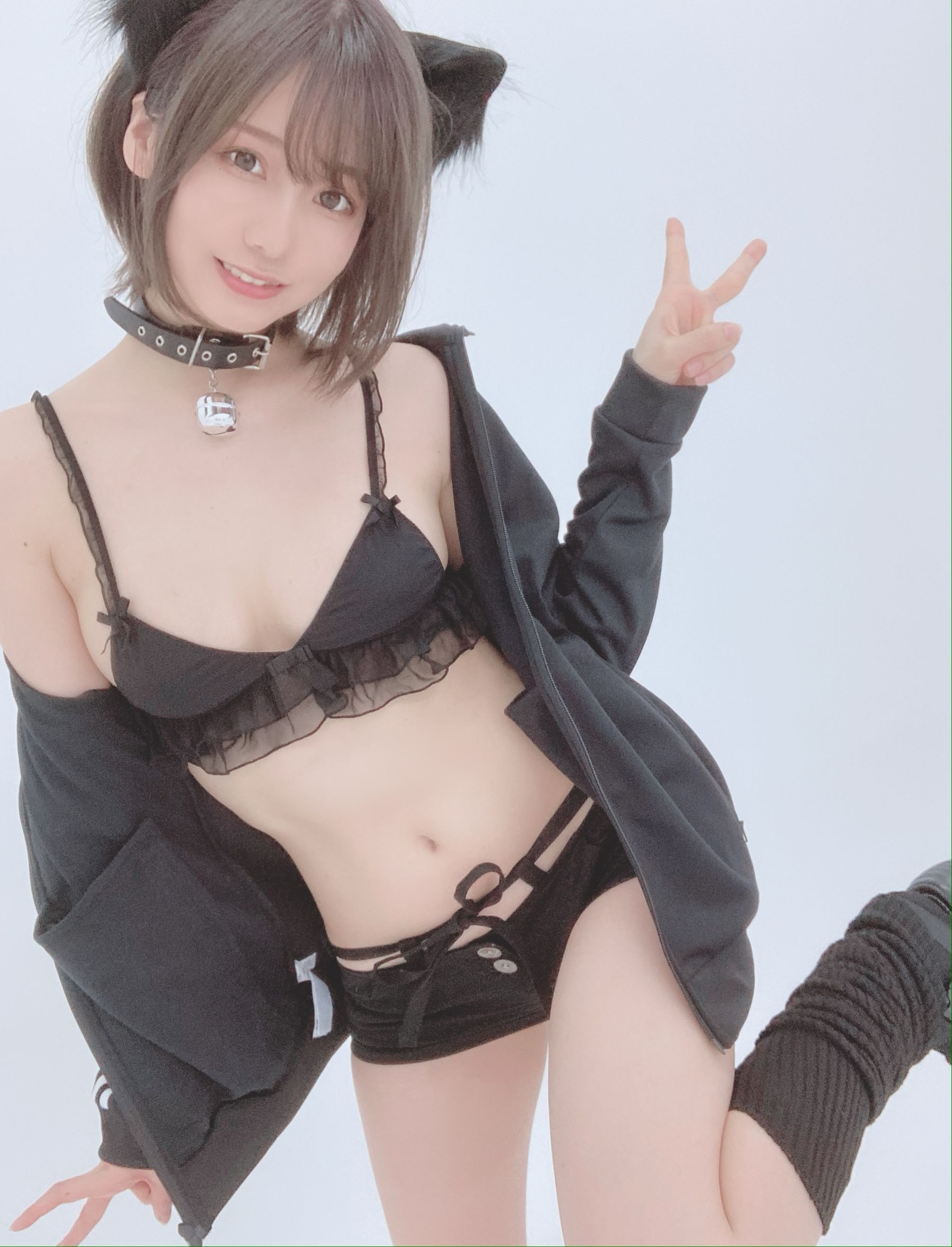 [网红COSER] 日本甜美COSERけんけん[fantia] 2020.08 黒猫/(19P)