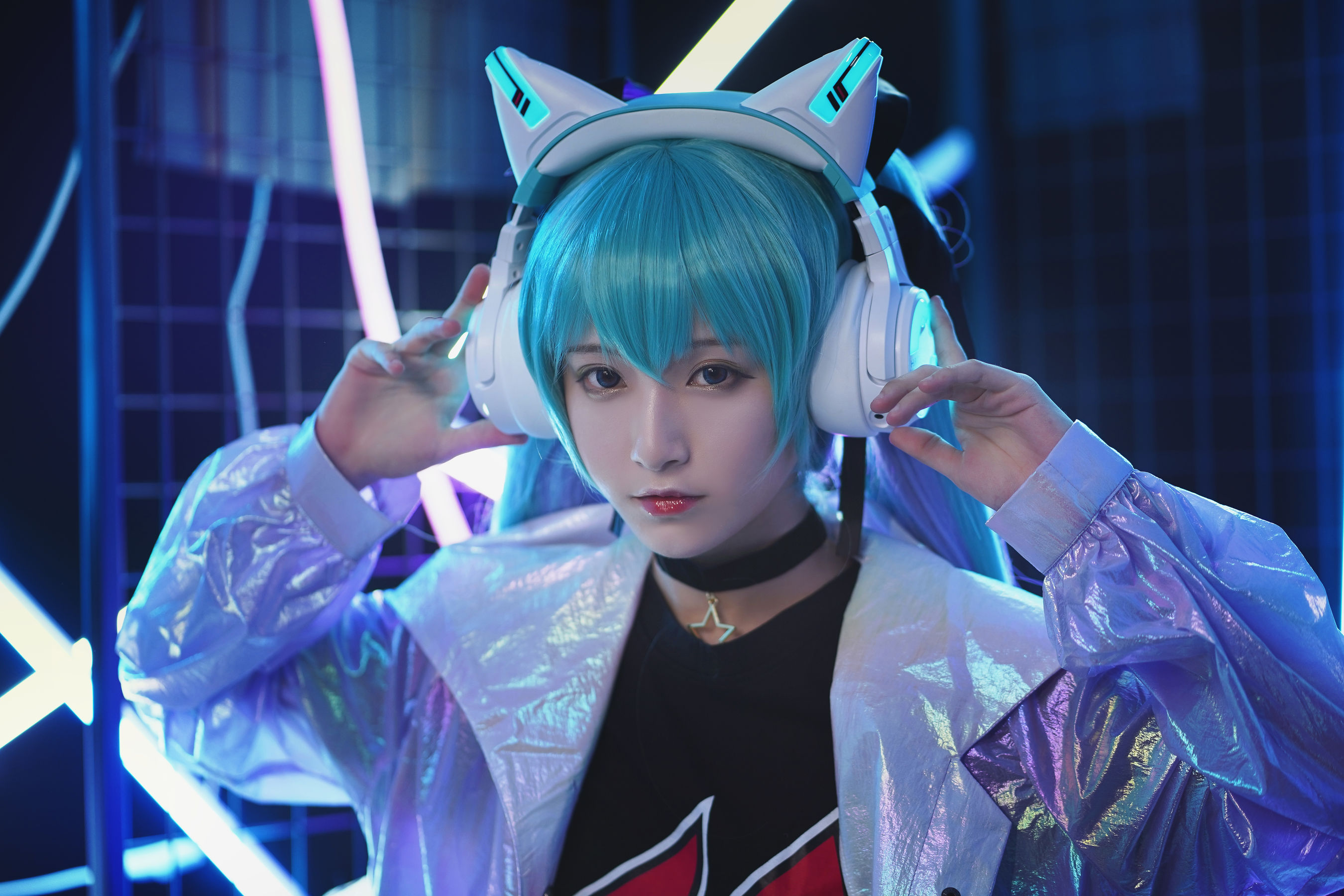 [Cosplay写真] 动漫博主铁板烧鬼舞w - 妖舞耳机miku/(17P)