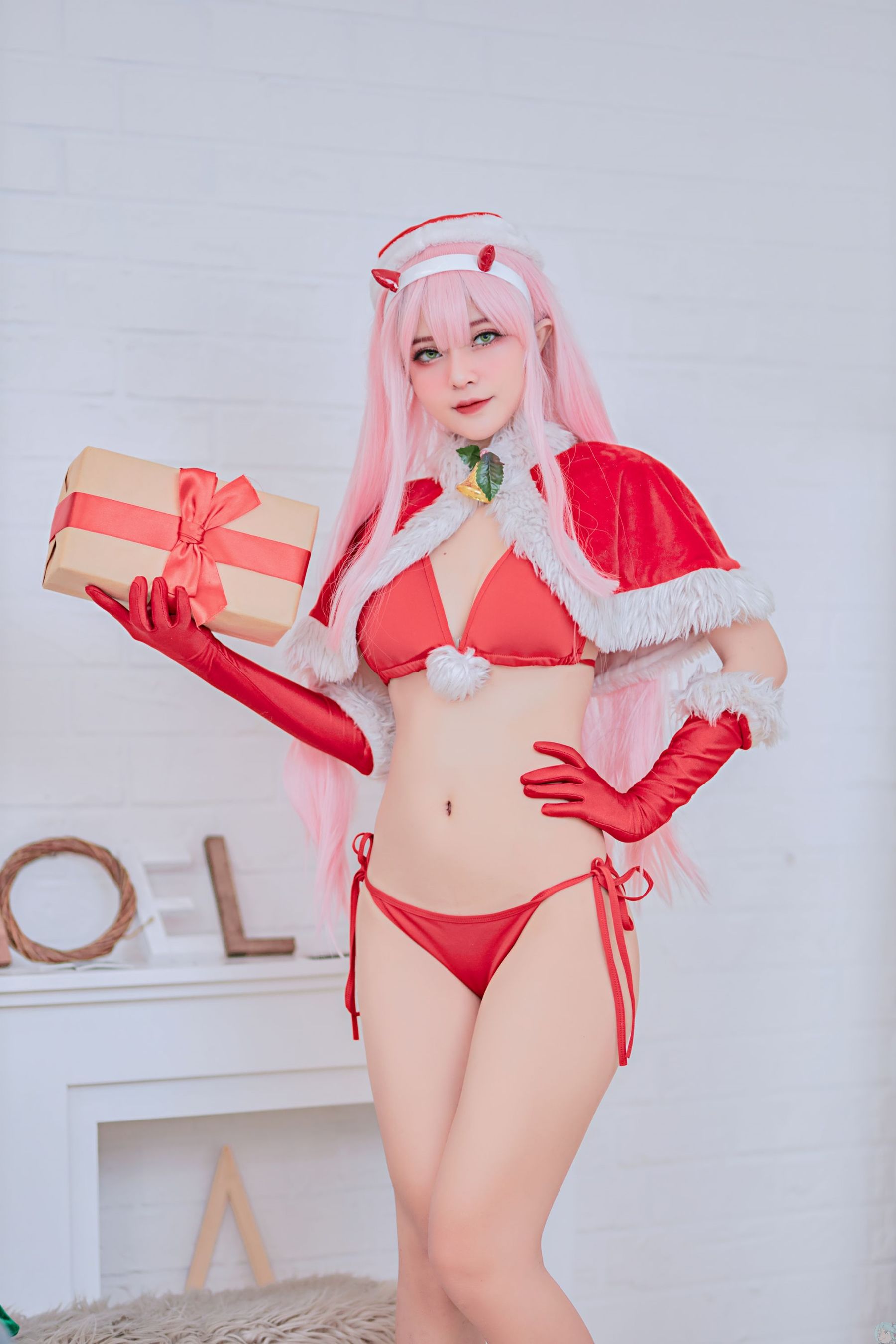 [Cosplay写真] Azami福利 - Zero Two X-Mas/(27P)