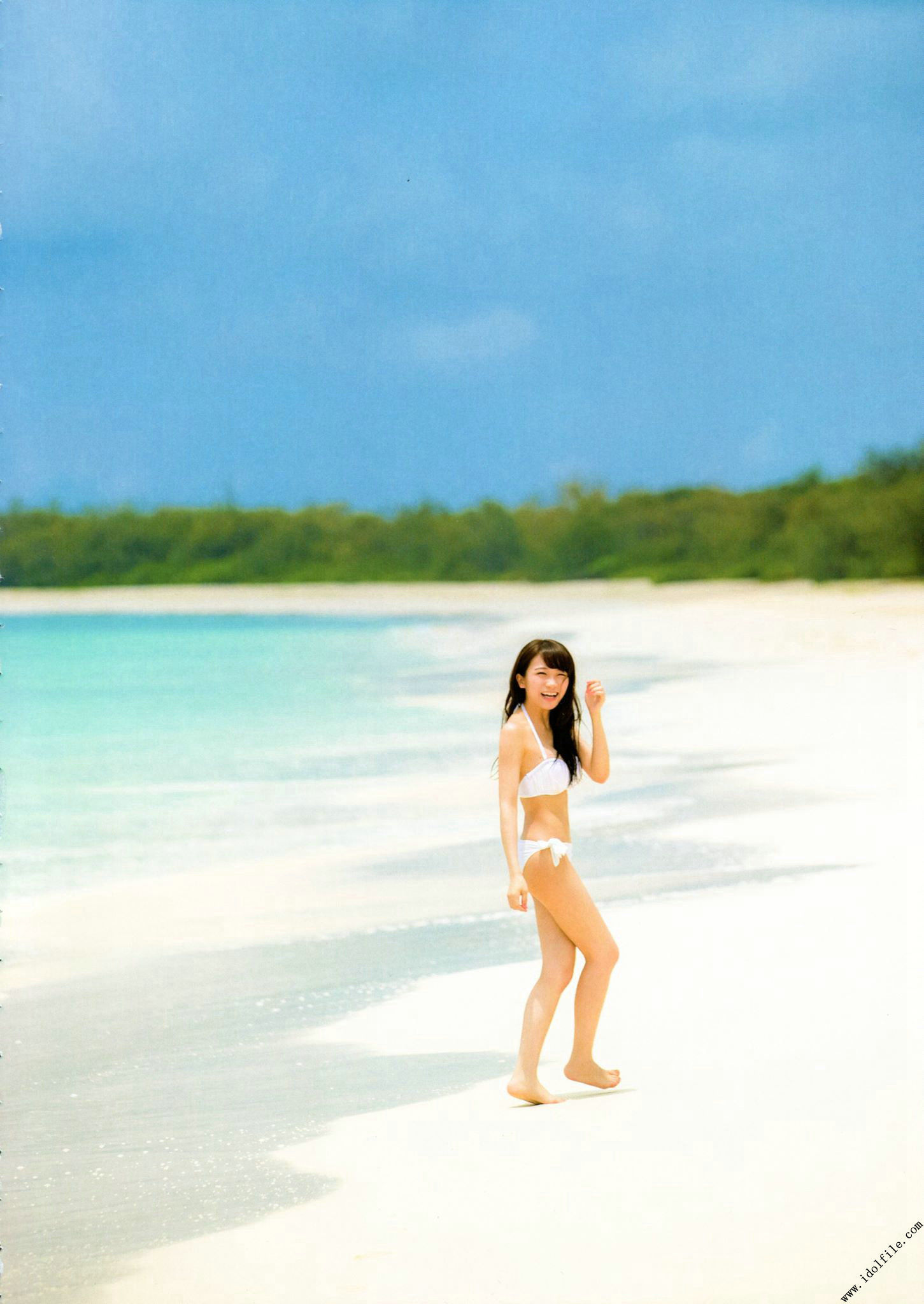 秋元真夏 1st《真夏の気圧配置》 [PhotoBook]/(145P)