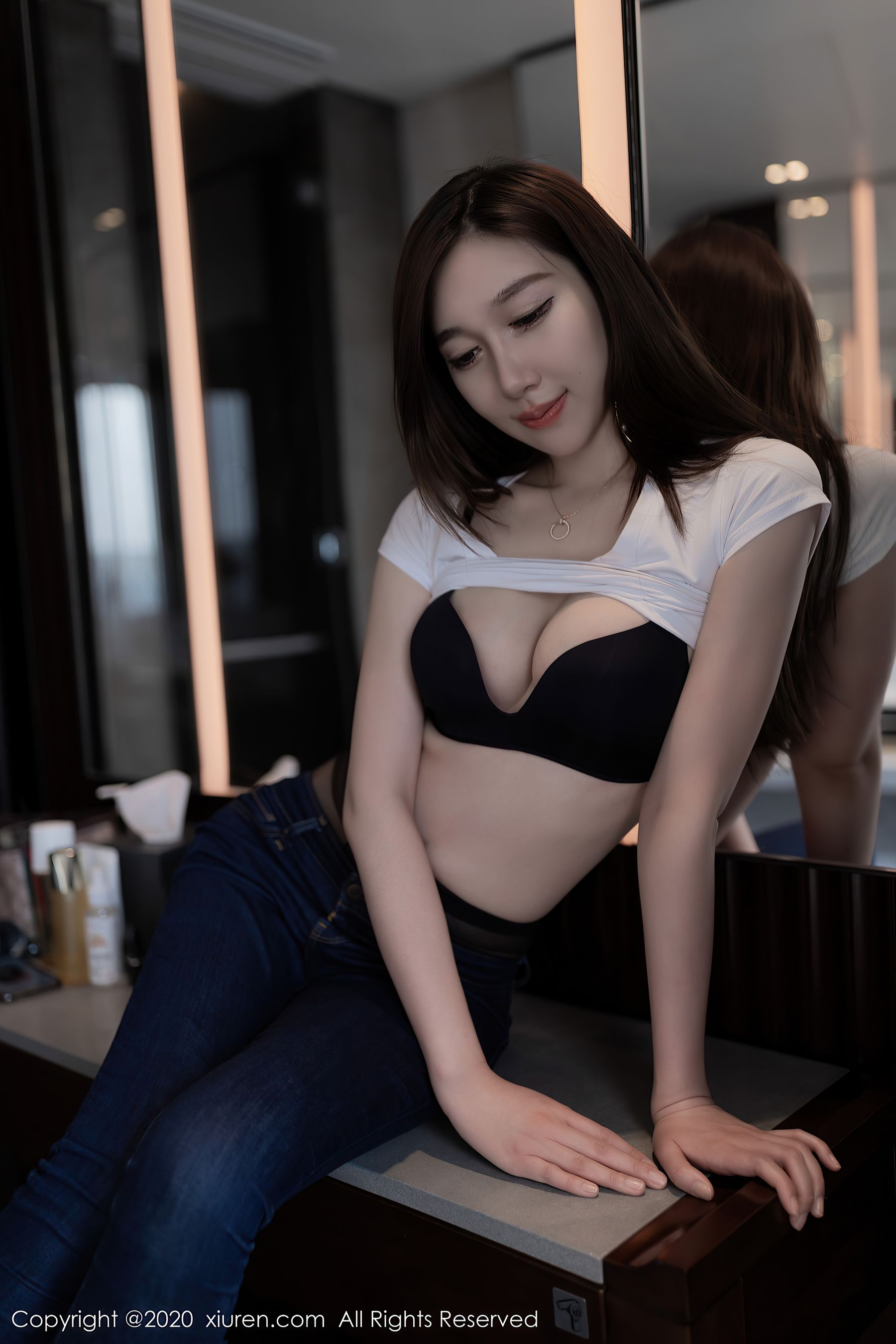 [秀人XiuRen] No.2406 Victoria志玲/(60P)