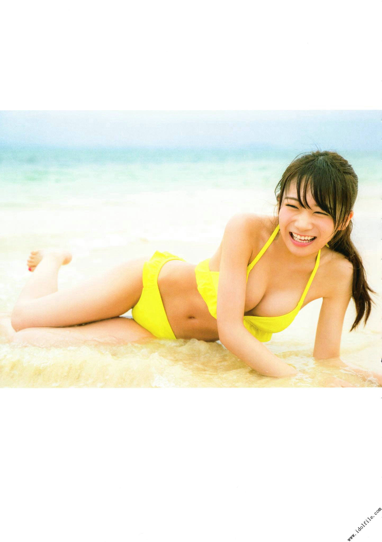 秋元真夏 1st《真夏の気圧配置》 [PhotoBook]/(145P)