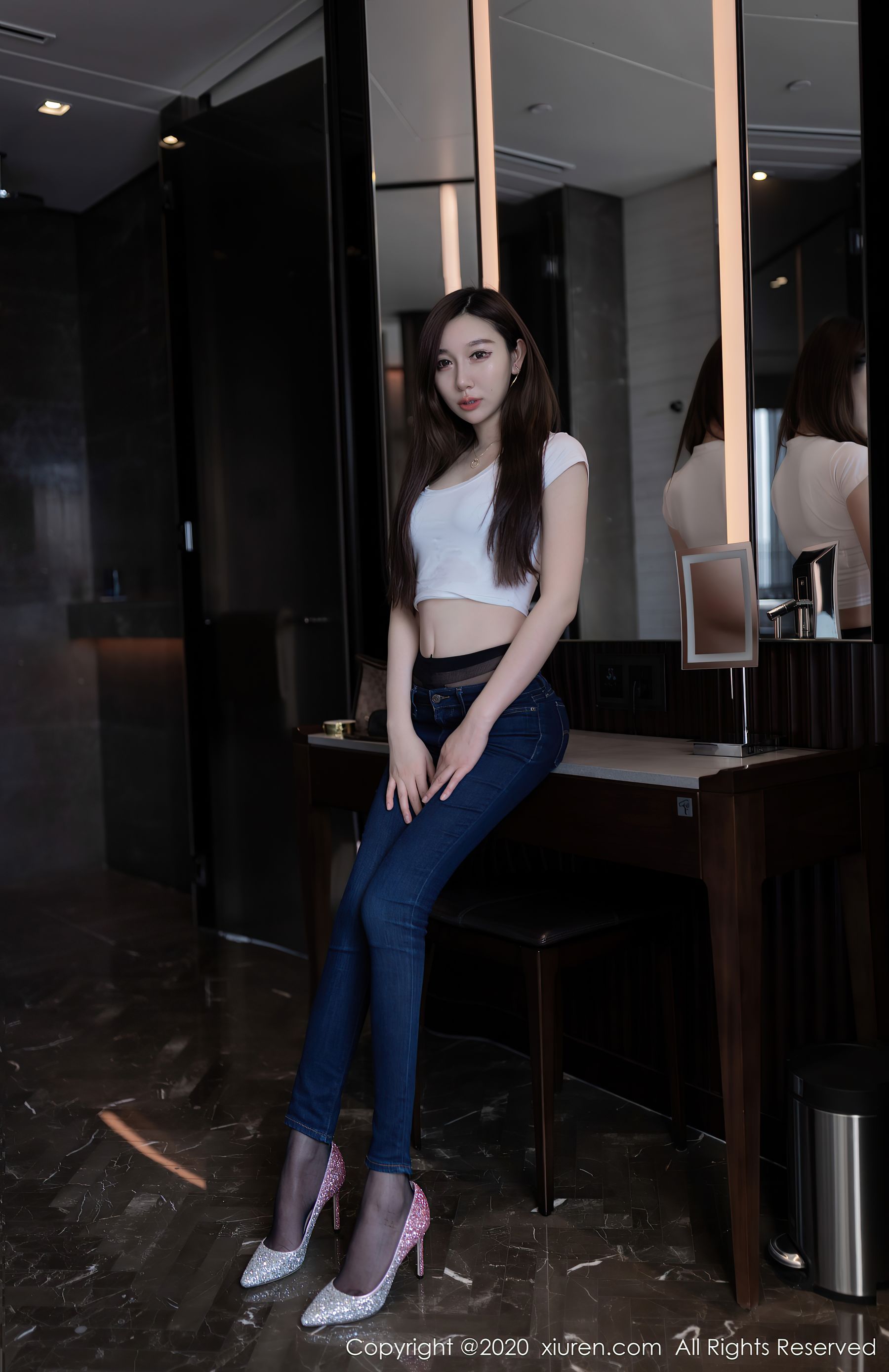 [秀人XiuRen] No.2406 Victoria志玲/(60P)