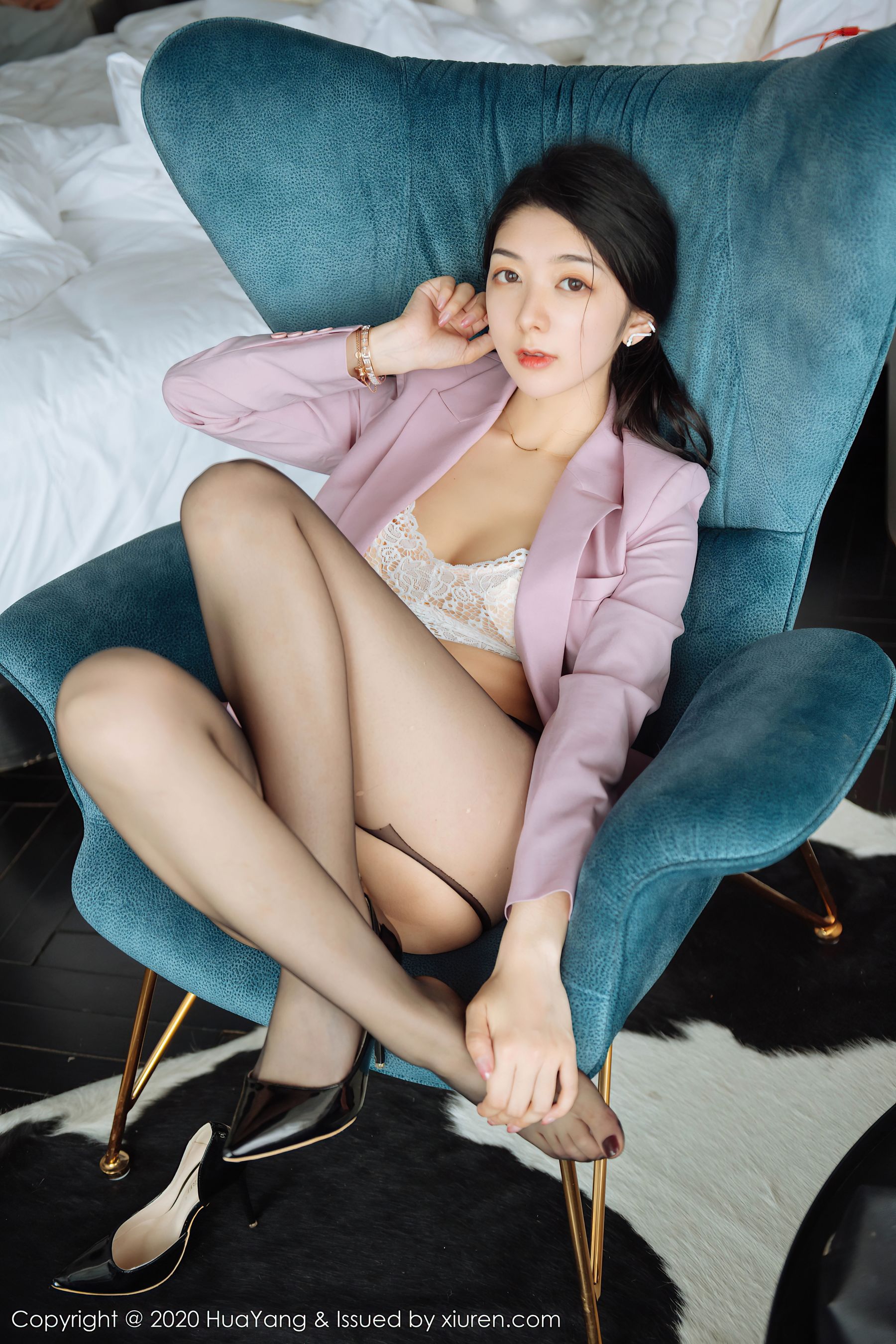 [花漾HuaYang] Vol.255 Angela小热巴/(60P)