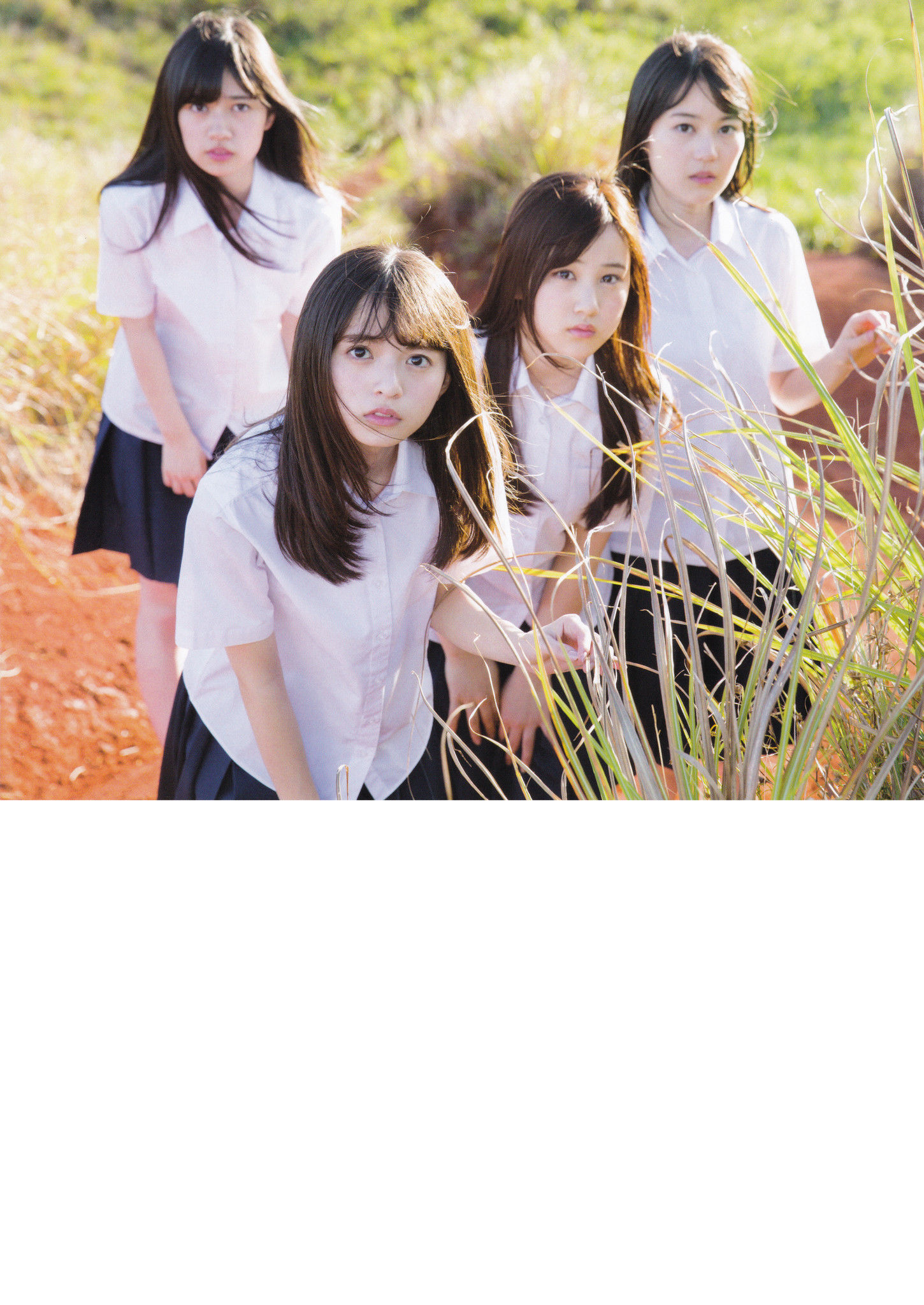 乃木坂46《极品正统清纯少女组合》 [PhotoBook]/(118P)