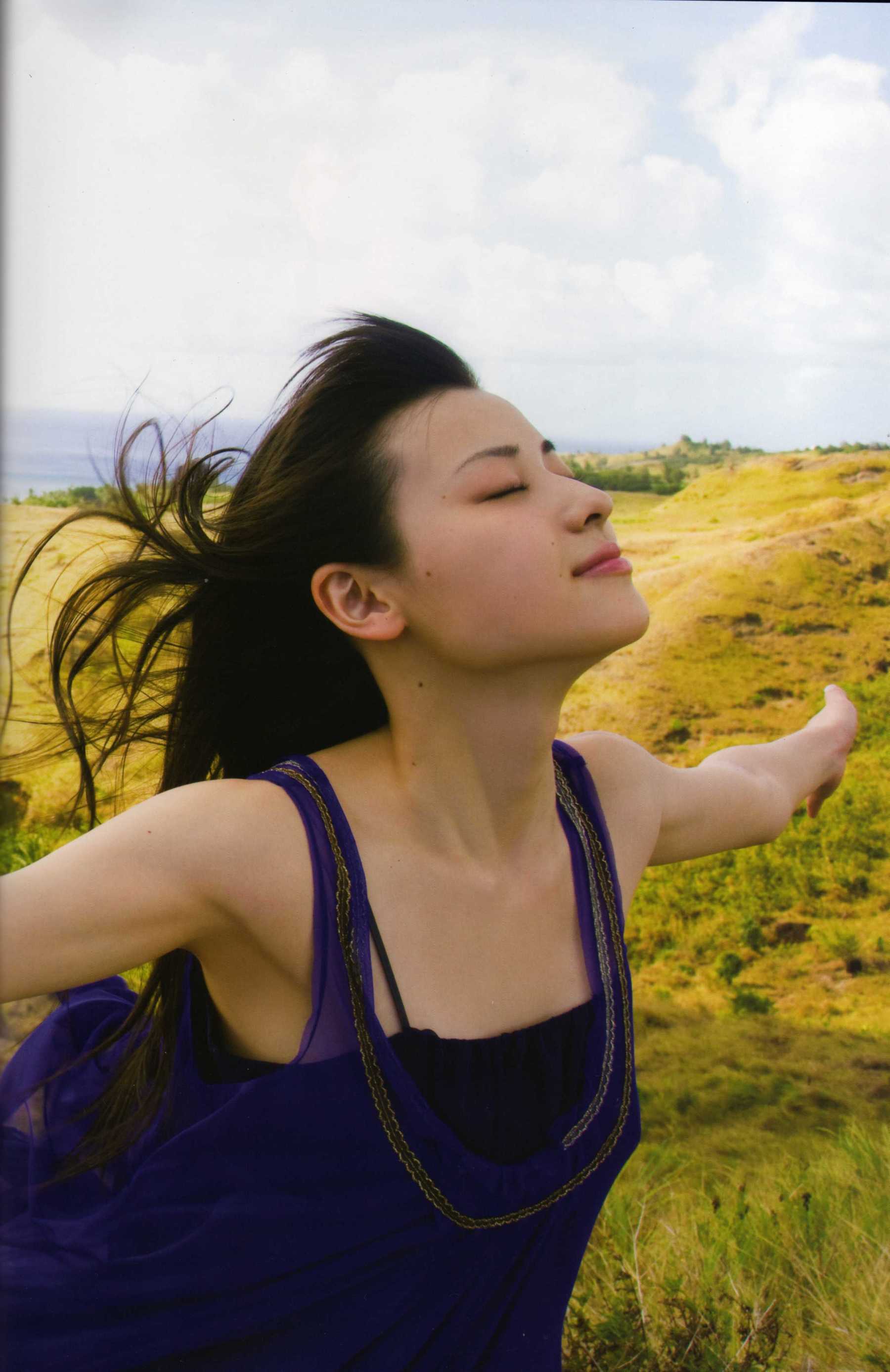 Maimi Yajima 矢島舞美  [PhotoBook]/(86P)