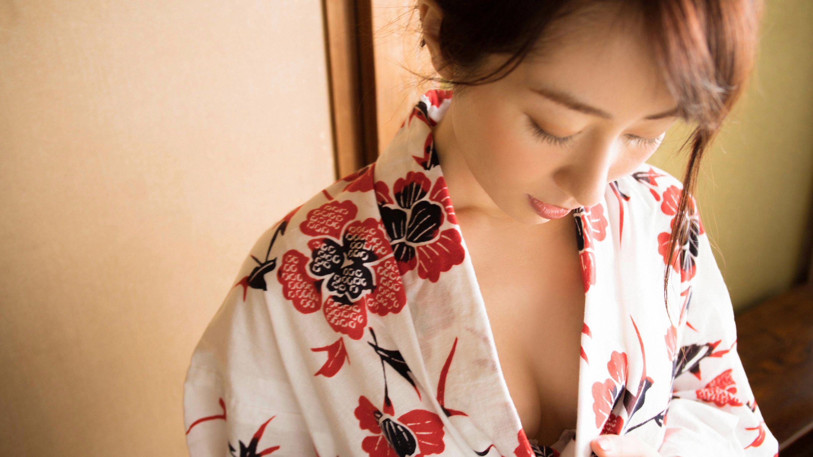 谷桃子 Momoko Tani [YS Web] Vol.762/(100P)