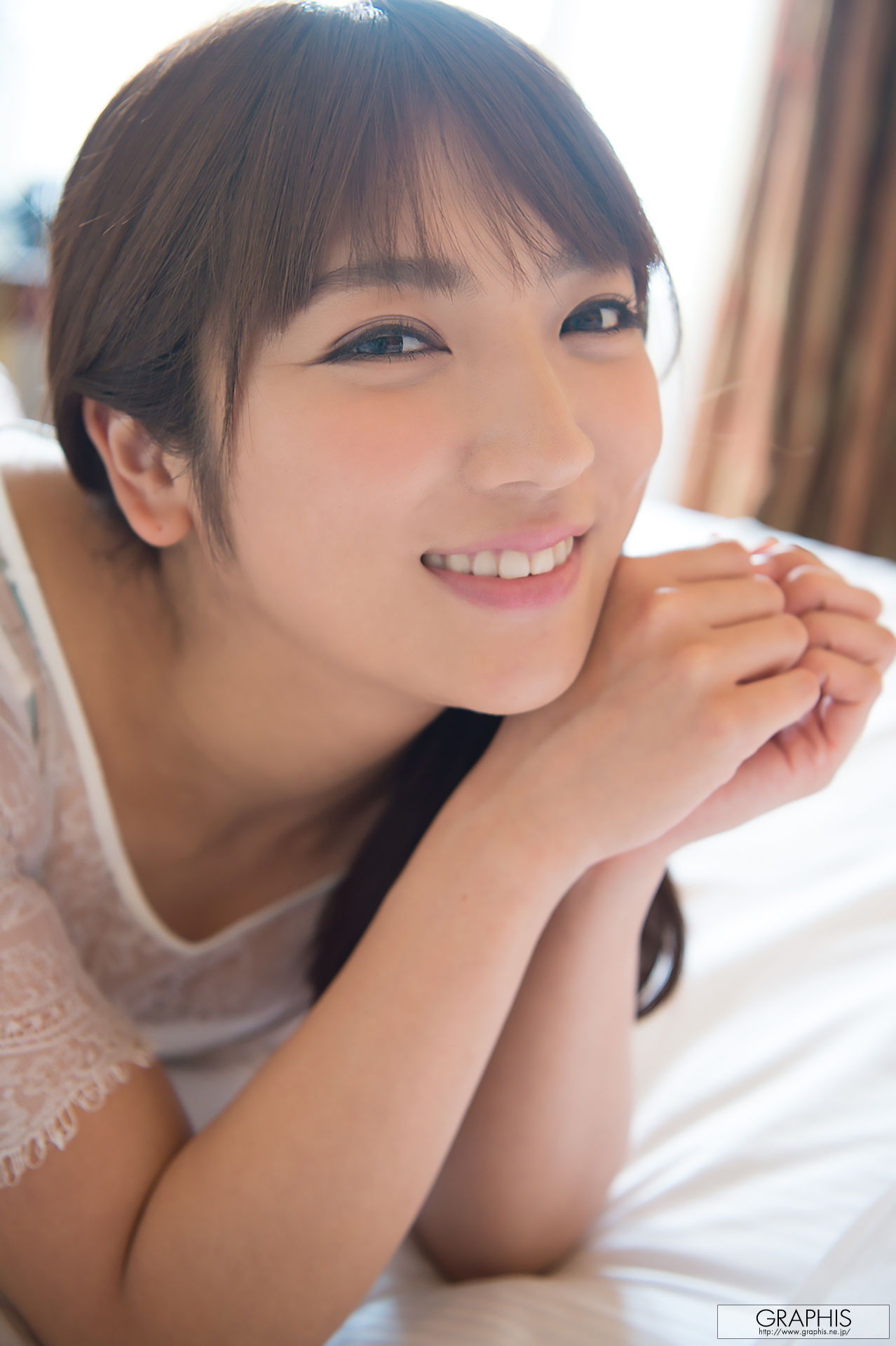 神咲詩織 Shiori Kamisaki [Graphis] Limited Edition/(14P)